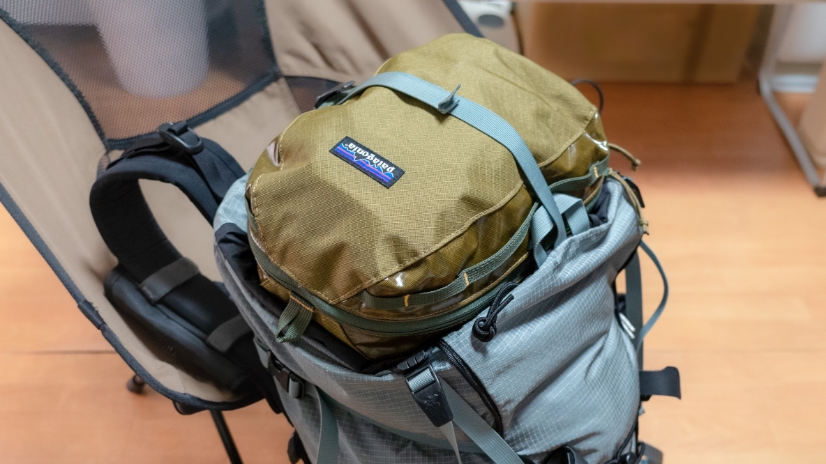 パタゴニアの「キューブ型ポーチ」がアウトドアに最適な理由。入りきら