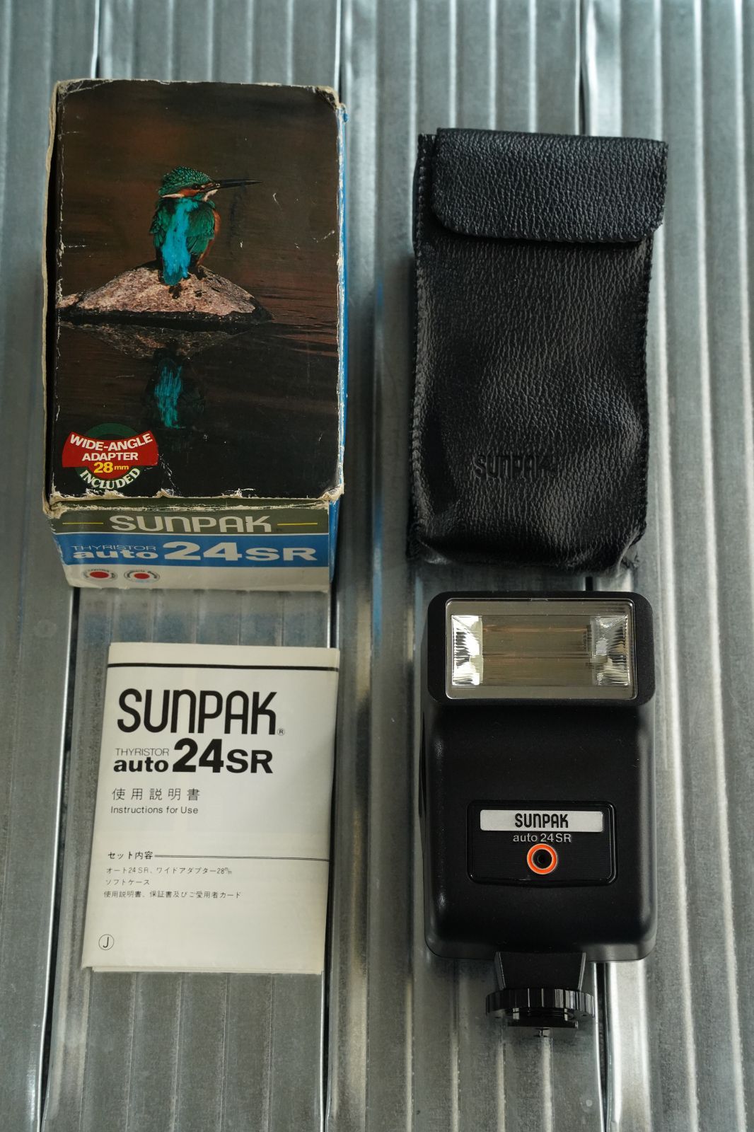 SUNPAK サンパック auto 24SR ストロボ フラッシュ 動作未確認／電池蓋