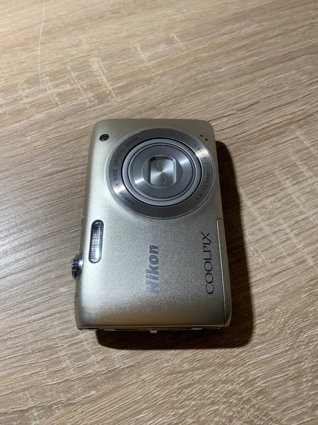 8462 Nikon COOLPIX S3100 シャンパンシルバー デジカメ ジャンク品