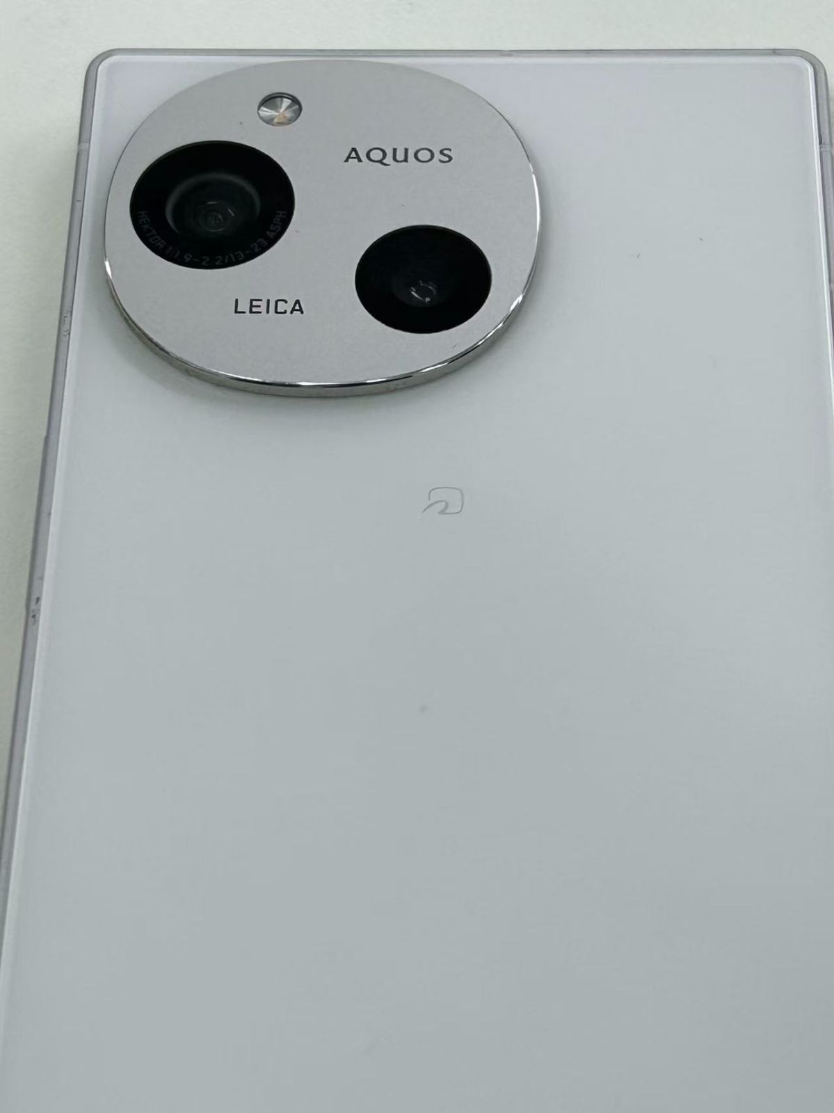 ジャンク品】AQUOS R9 ホワイト - メルカリ