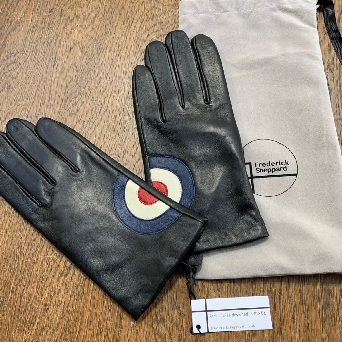 メンズ FREDERICK SHEPPARD MODターゲット レザーグローブ〈ブラック