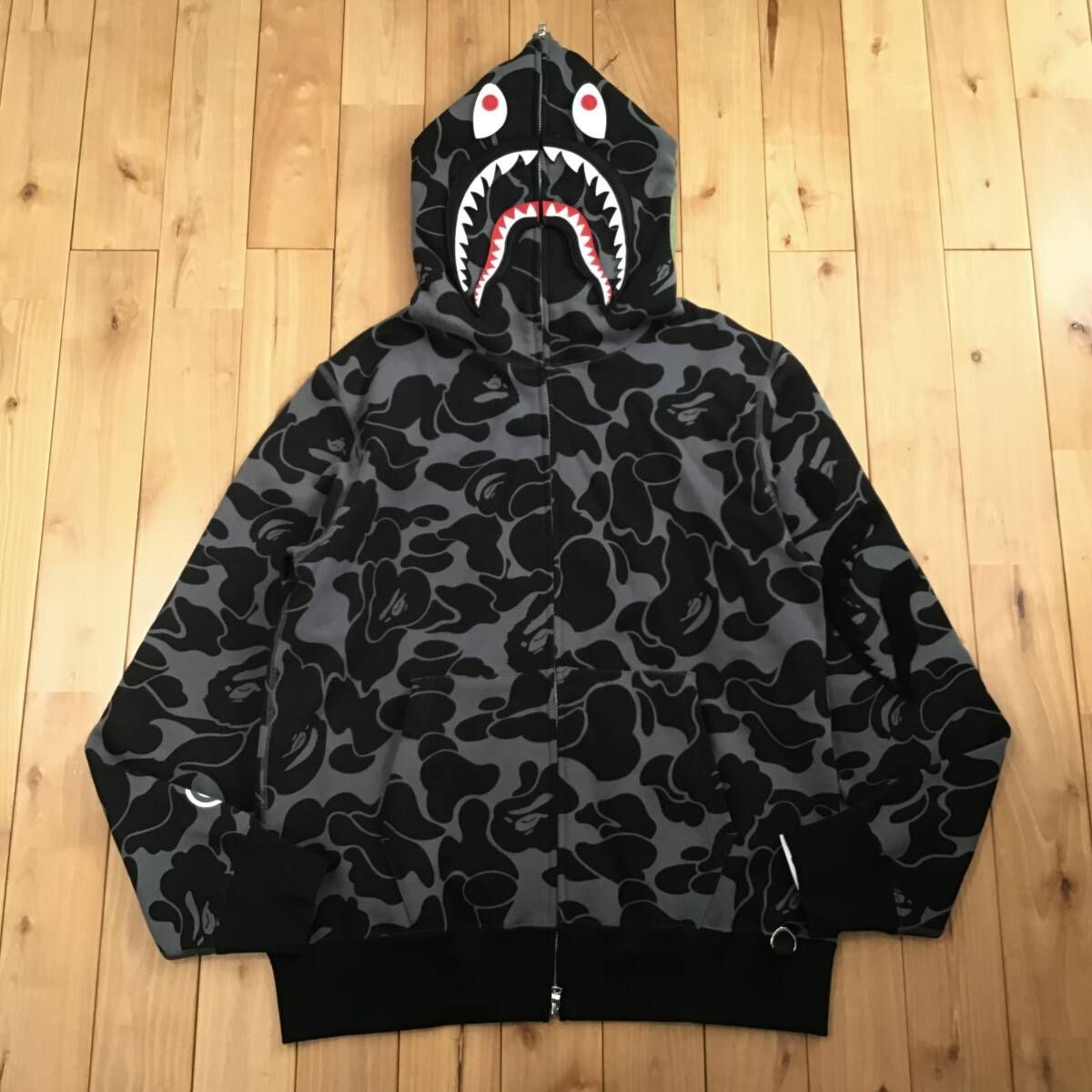☆激レア☆ APE 静岡 店舗 限定 シャークパーカー M パーカー kaws