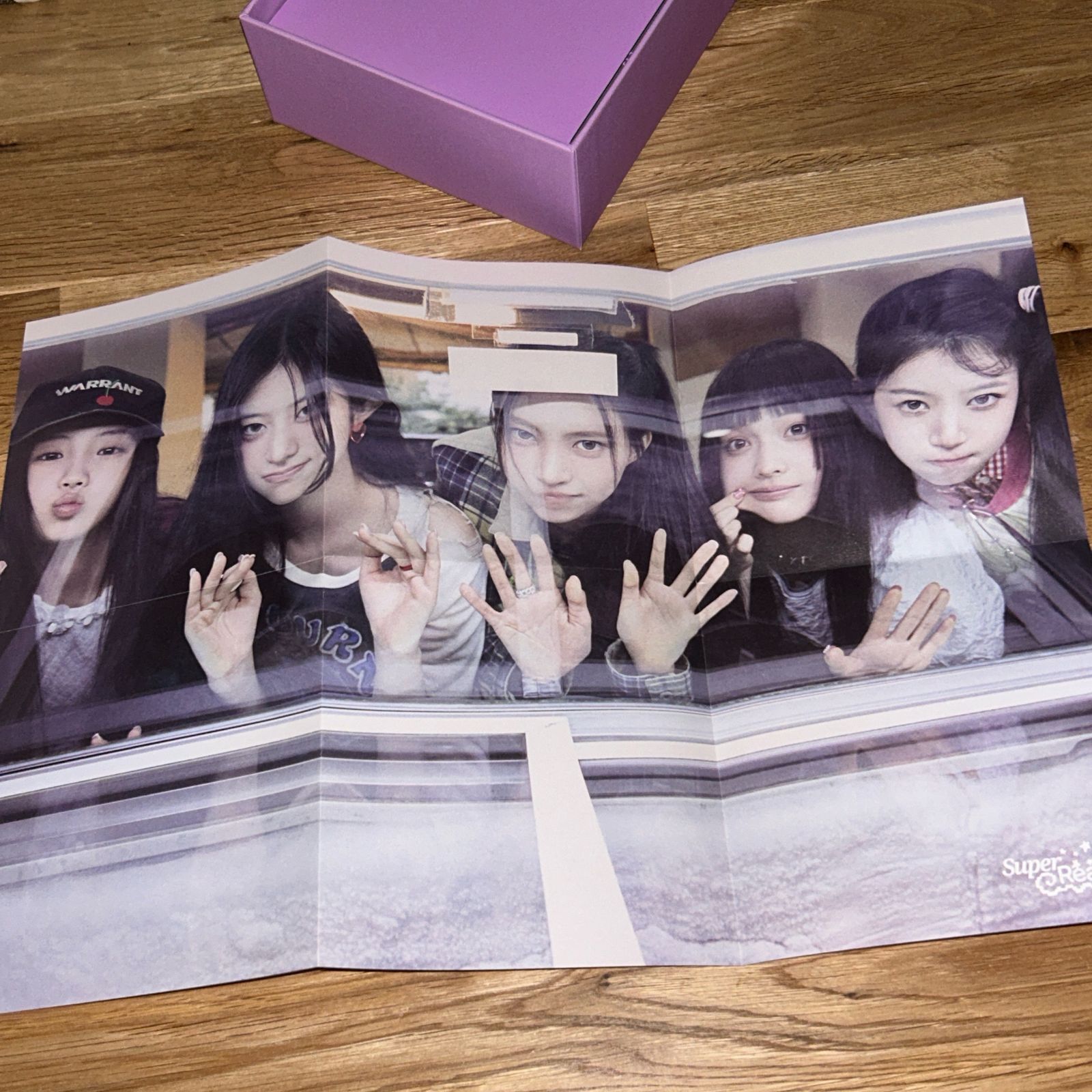 ILLIT(アイリット)直筆サイン「SUPER REAL ME」REAL ME ver. - メルカリ