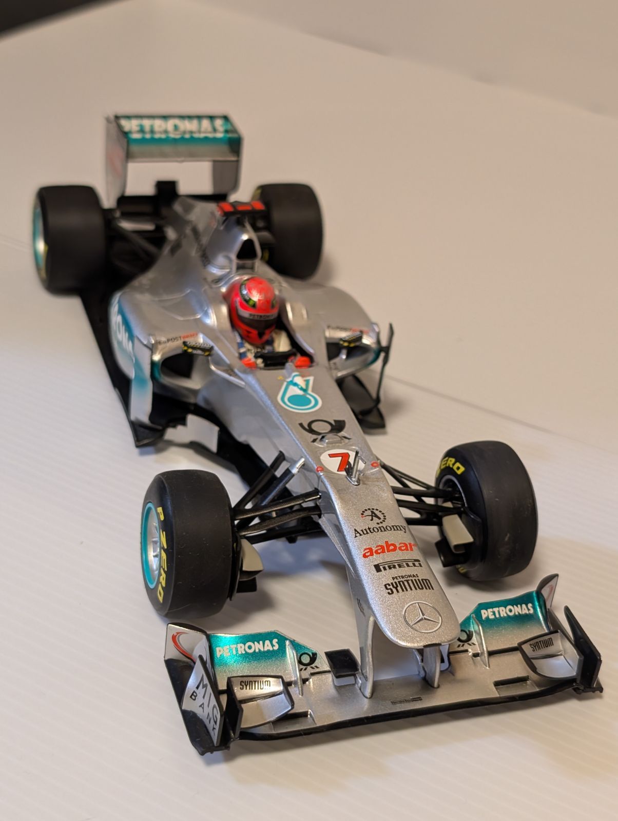 1/18 ミニチャンプス メルセデスGP W02 ミハエル・シューマッハ - メルカリ