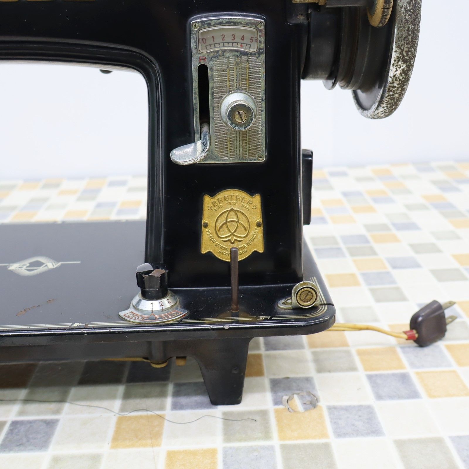 brother ブラザー zz3-B754型 ピンク色 昭和のミシン - メルカリ