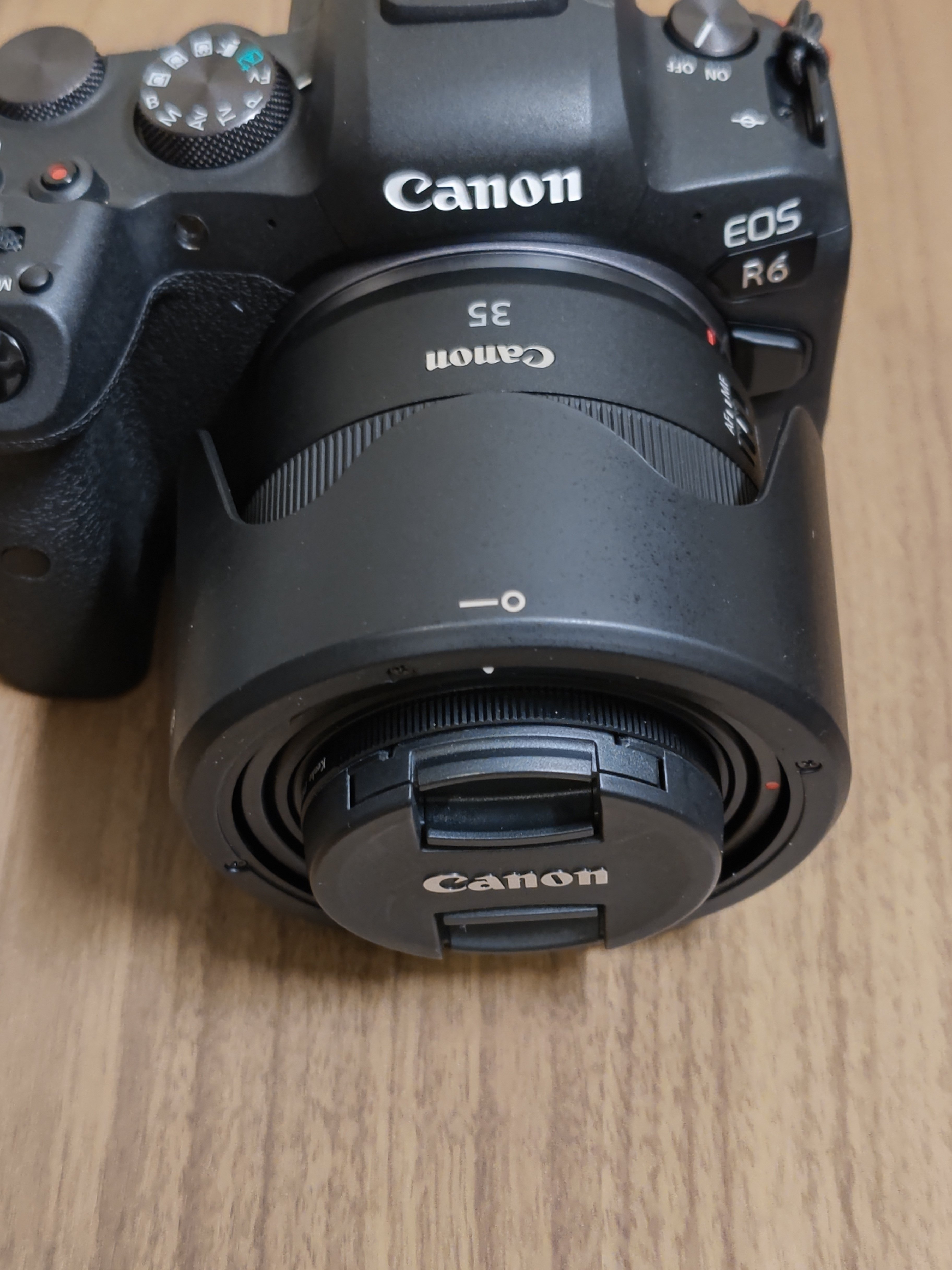 RF35mm F1.8 MACRO IS STM のフードについて｜田所