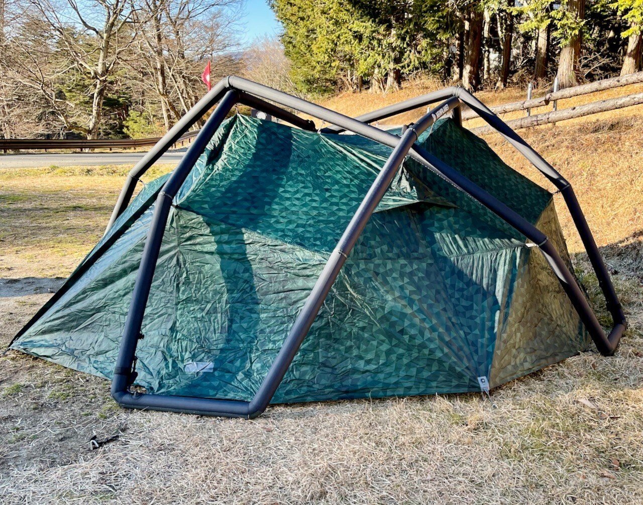 ヘイムプラネットの空気を入れるだけで設営完了するエアフレームテント