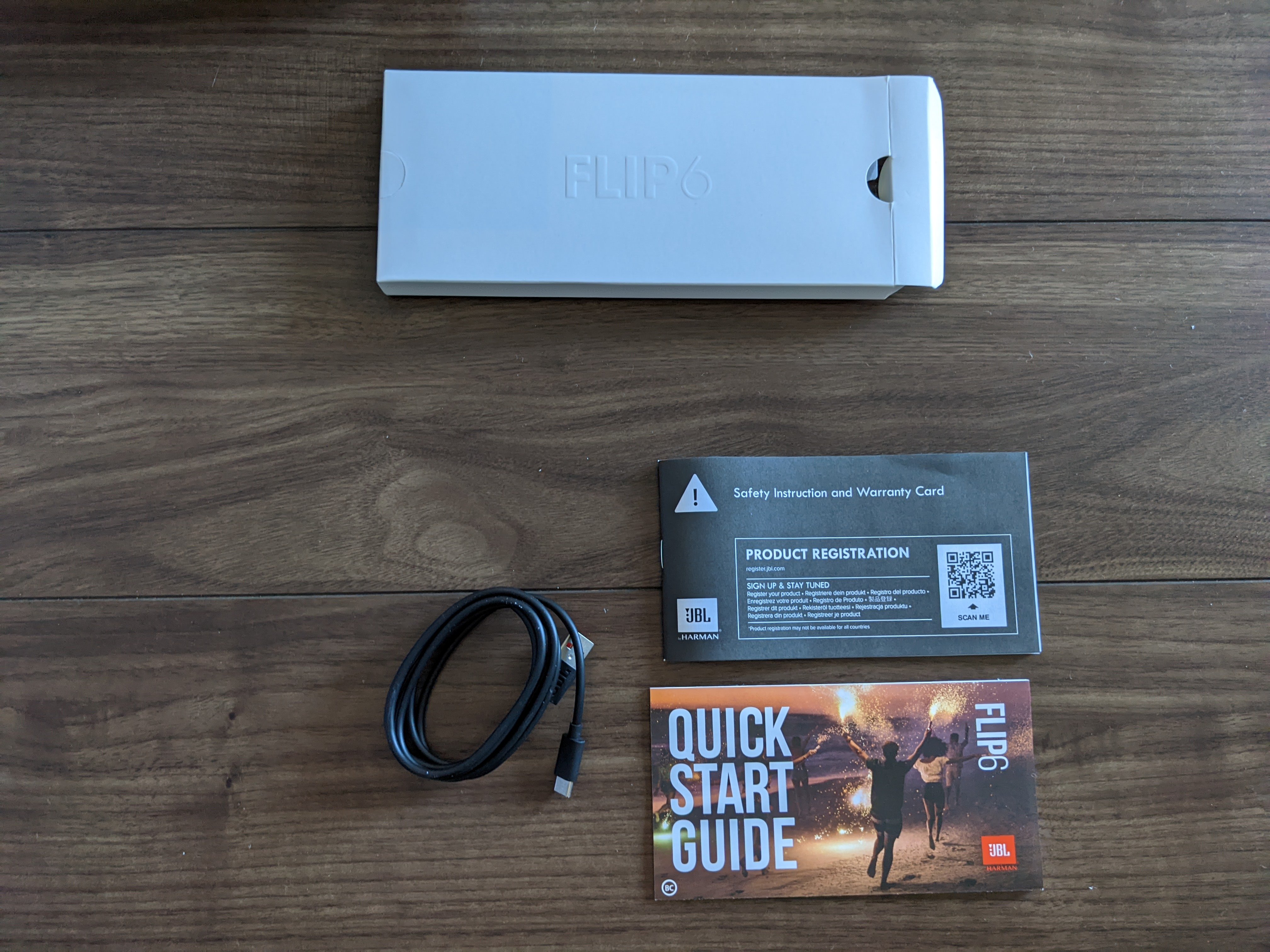 正直レビュー】車用のBluetoothスピーカーは「JBL FLIP6」に決めた