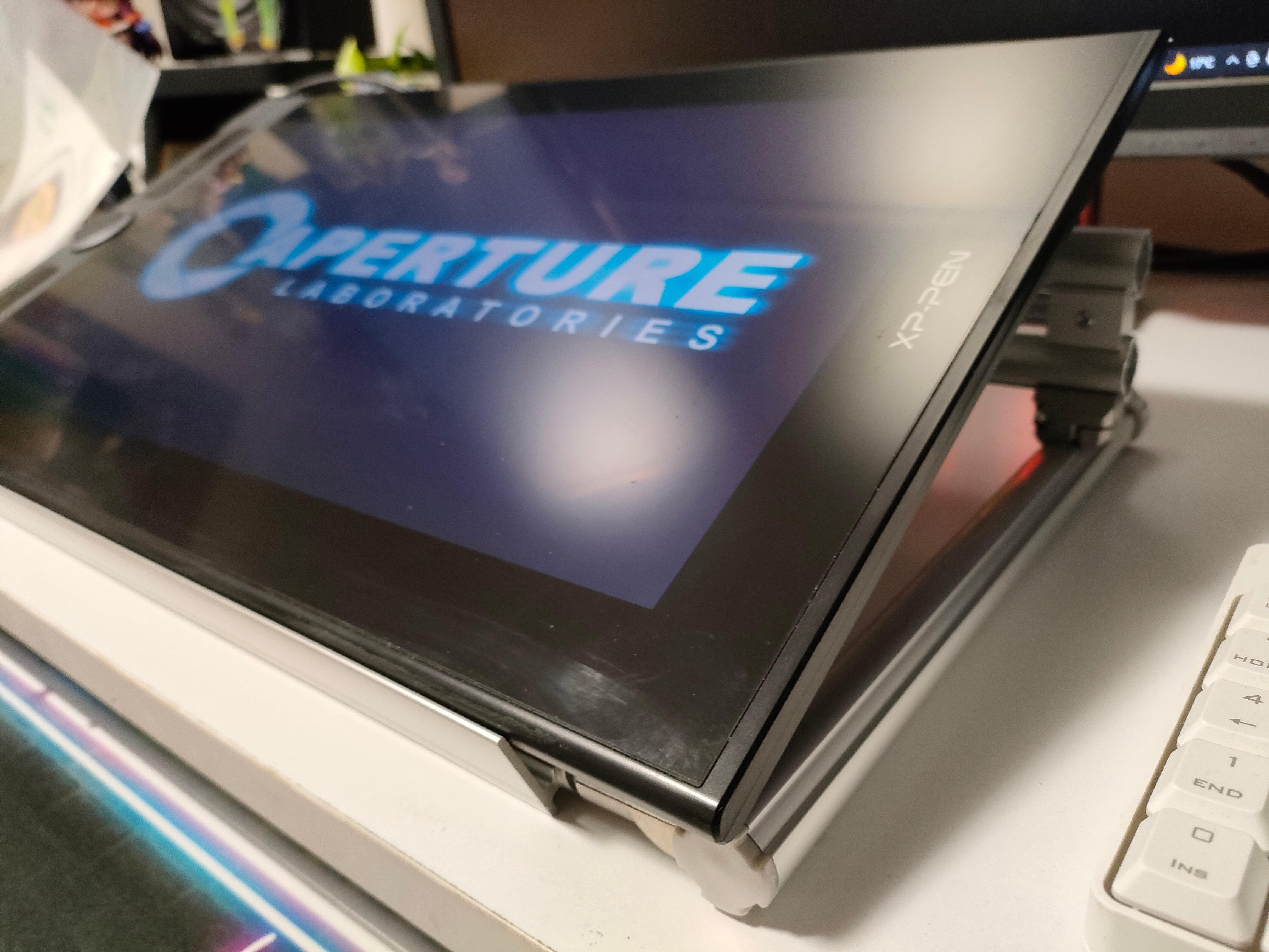 XP-PEN Artist Pro 16にぴったりのスタンドをG-Funで作る｜鈍ザンキ