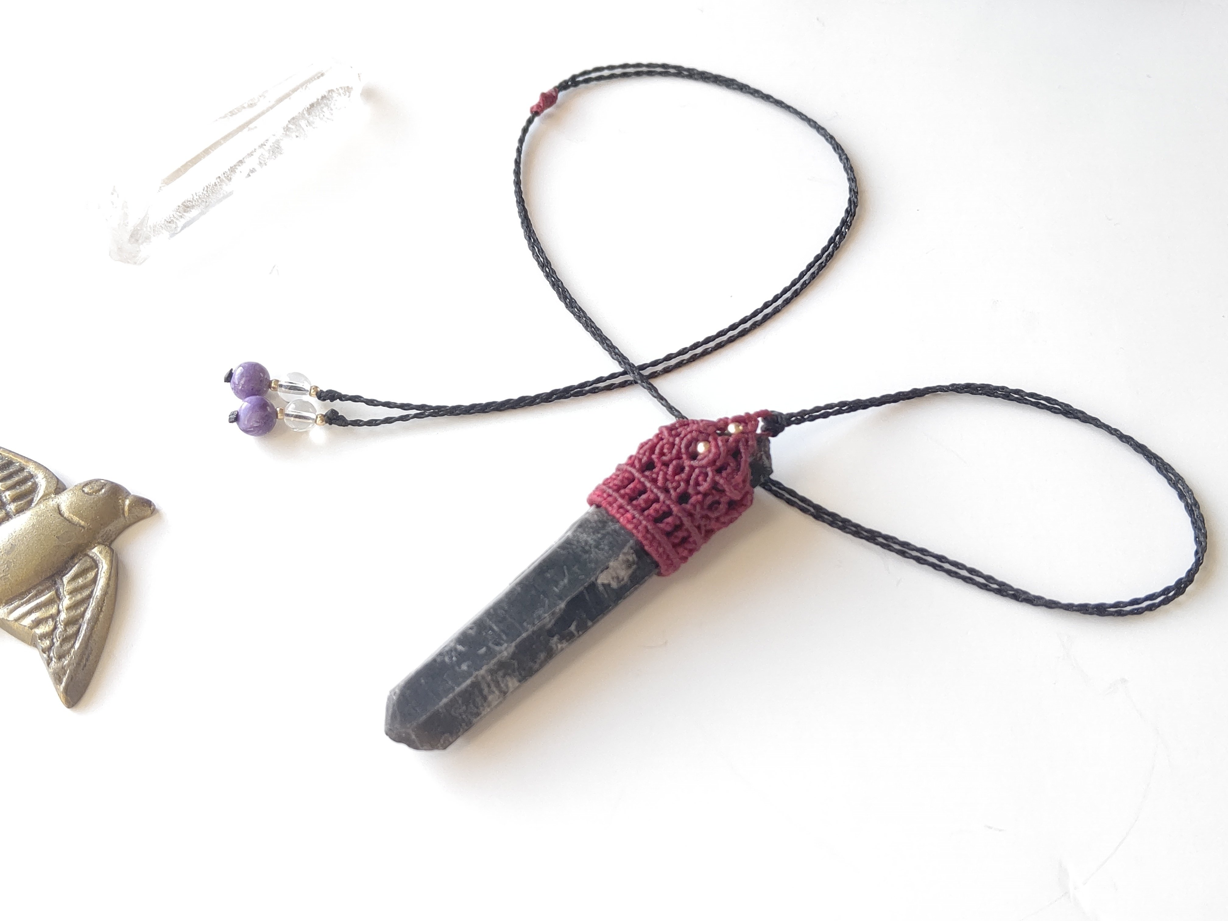 もののけ姫のペンダント（黒曜石じゃないver）｜石野@マクラメ