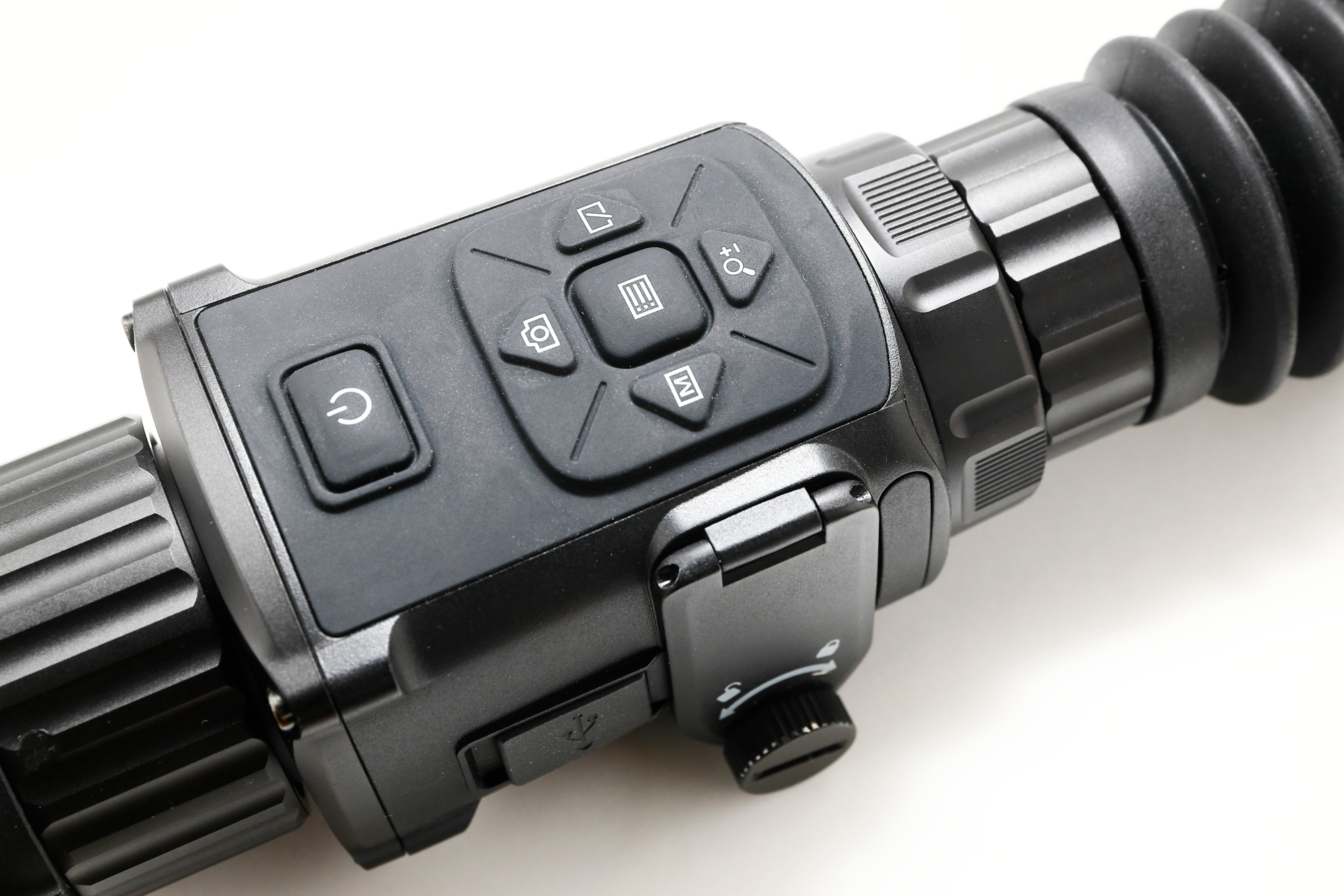 ギアレビュー】肉眼で見つけられない獲物は道具の力を頼って探す