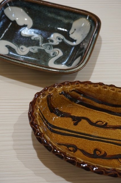 松本民芸家具と暮らしの器展』スリップウェア。｜くらしのギャラリー