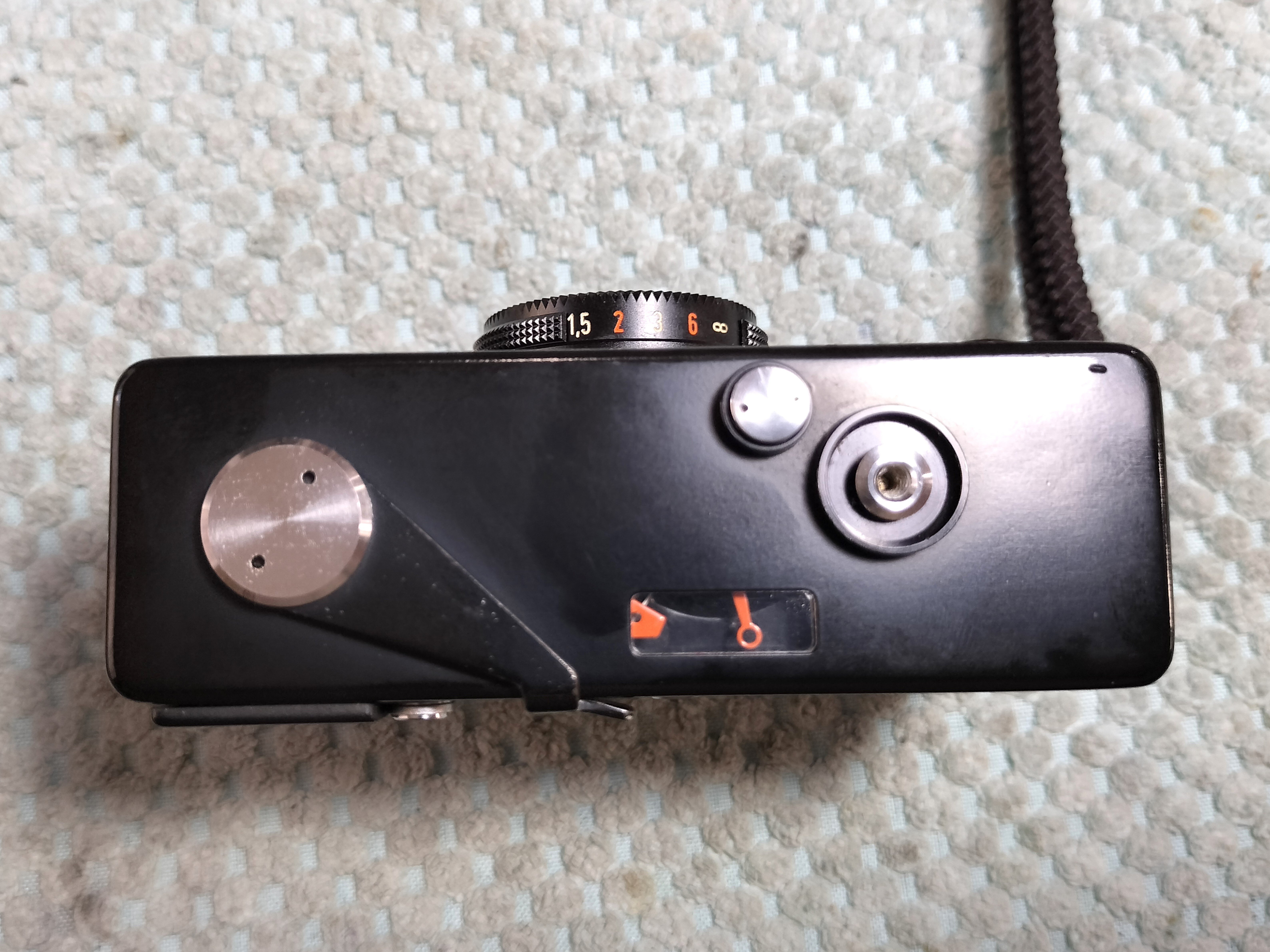 Rollei ローライ 35の分解｜フィルムカメラ修理のアクアカメラ