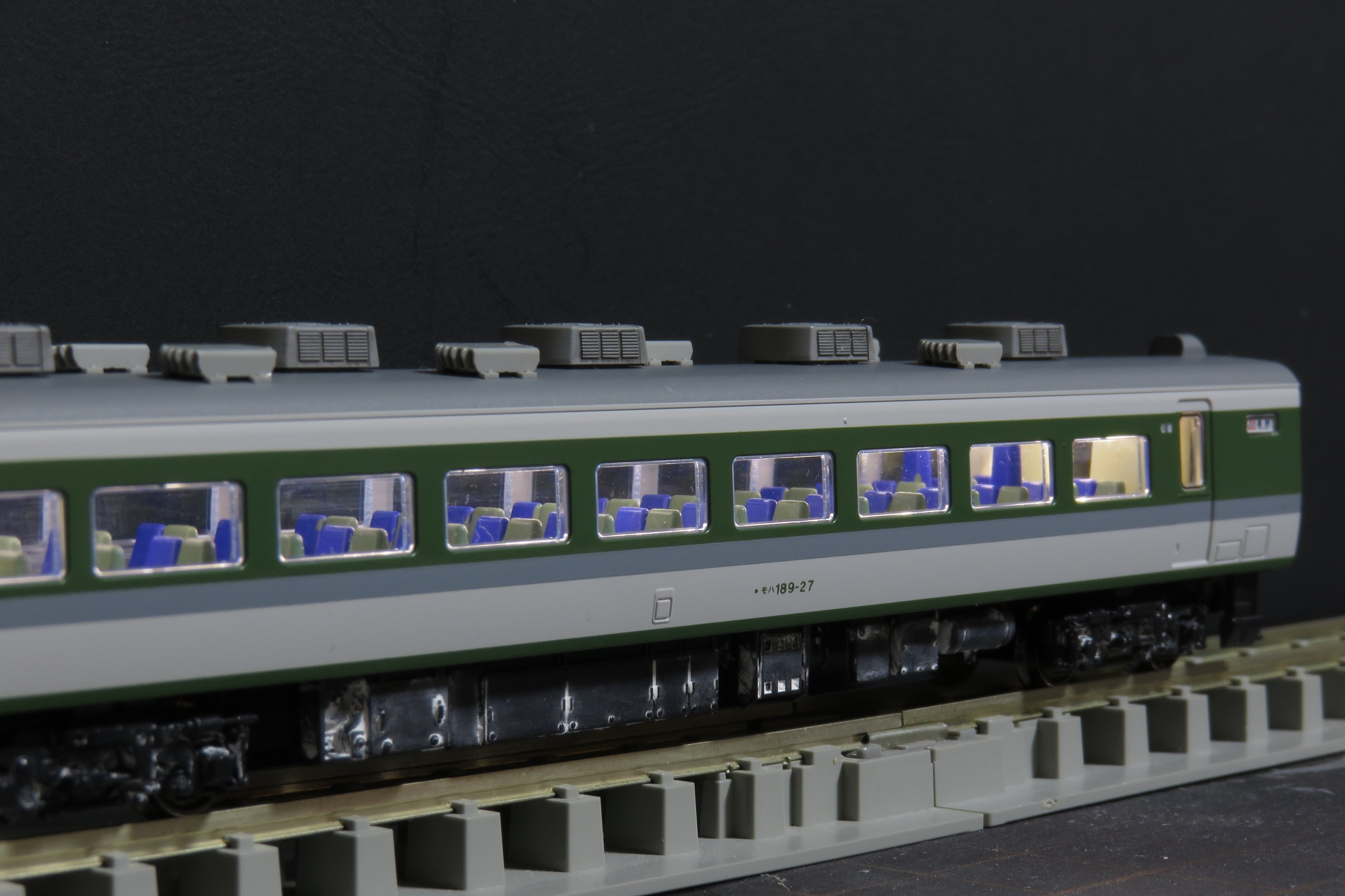 LED室内灯クリア(KATO製品)の点灯色、光ムラを改善する｜くるみたくみ