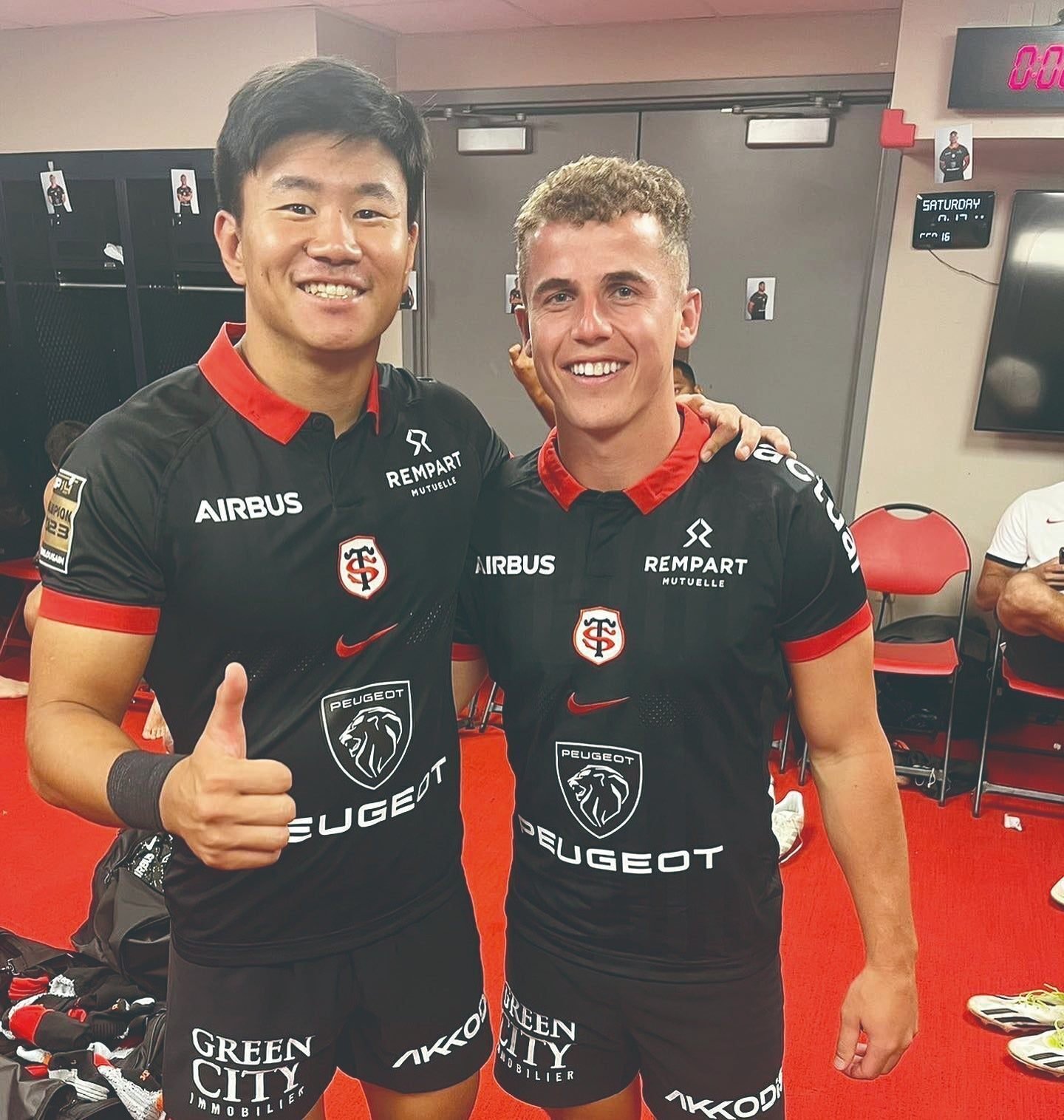 襟付きを諦めない！クラブスタッフが一から手掛けるユニフォームに込め