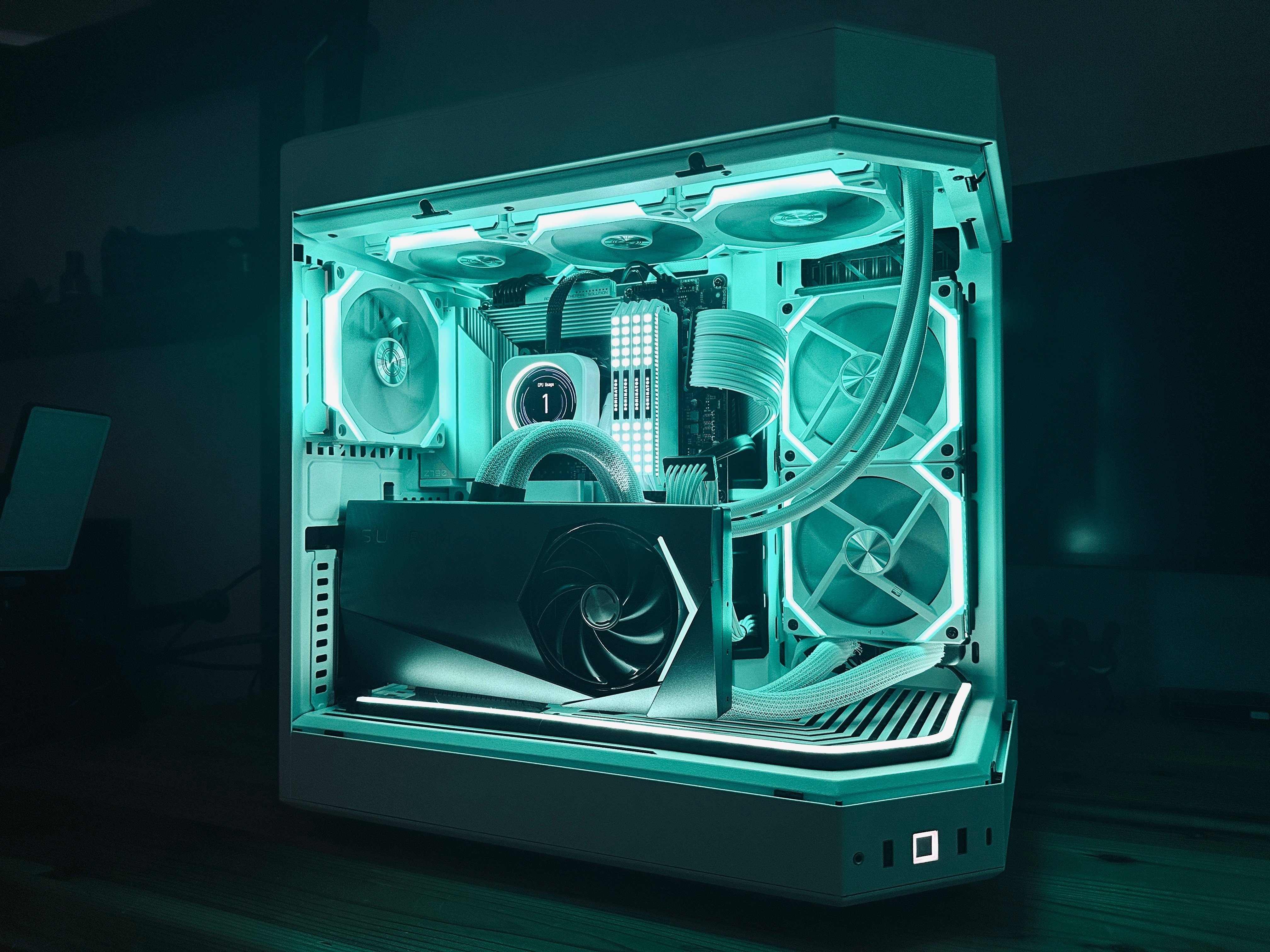 Hyte y60で白い自作PC｜Dan