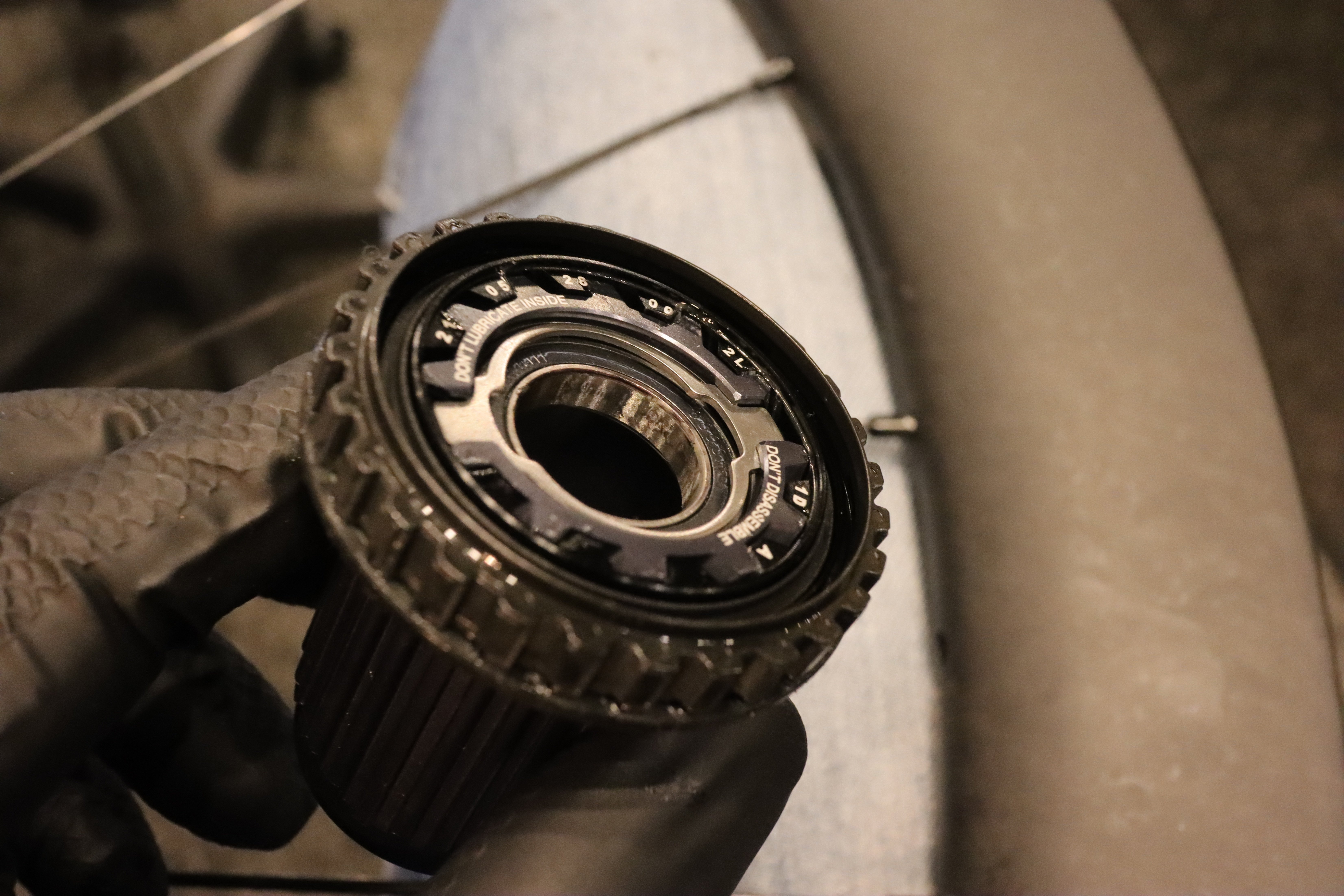 DURA-ACEホイールの弱点 WH-R9270-C50-TLホイールメンテナンス | BIKE