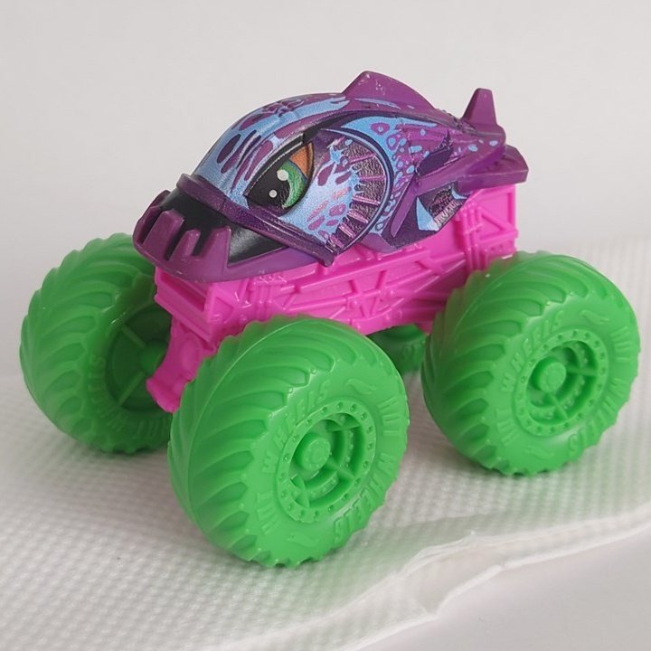 レビュー：ホットウィール・モンスタートラック Color Reveal Piran