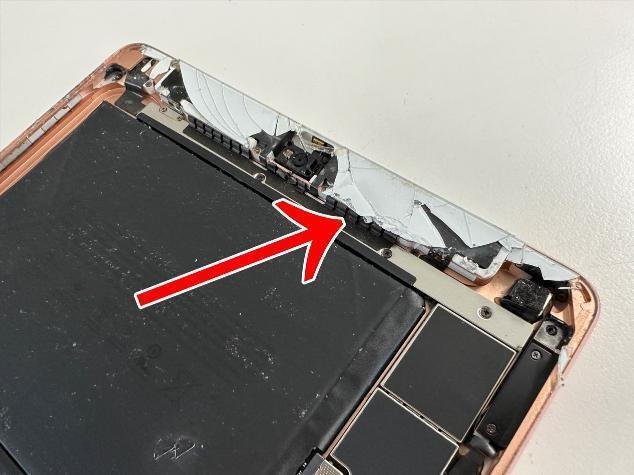 iPad 第8世代のガラス交換を9680円で対応中！画面割れでお困りなら郵送