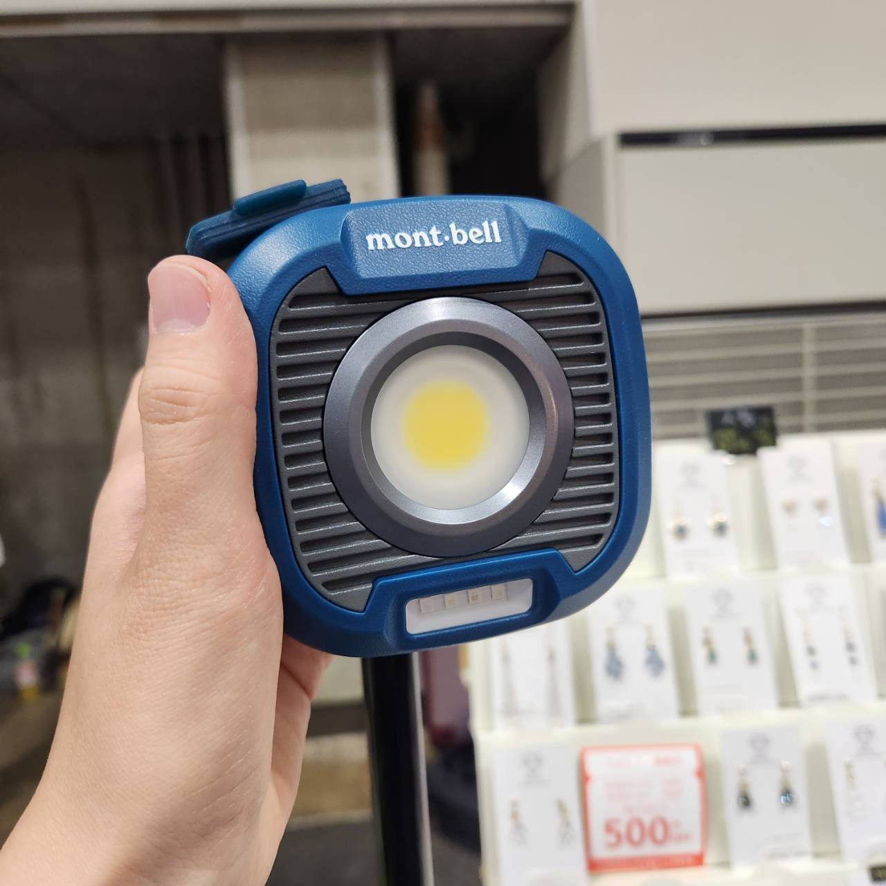 イベント設営に使ったモンベルのサテライトマルチランプ、便利すぎた