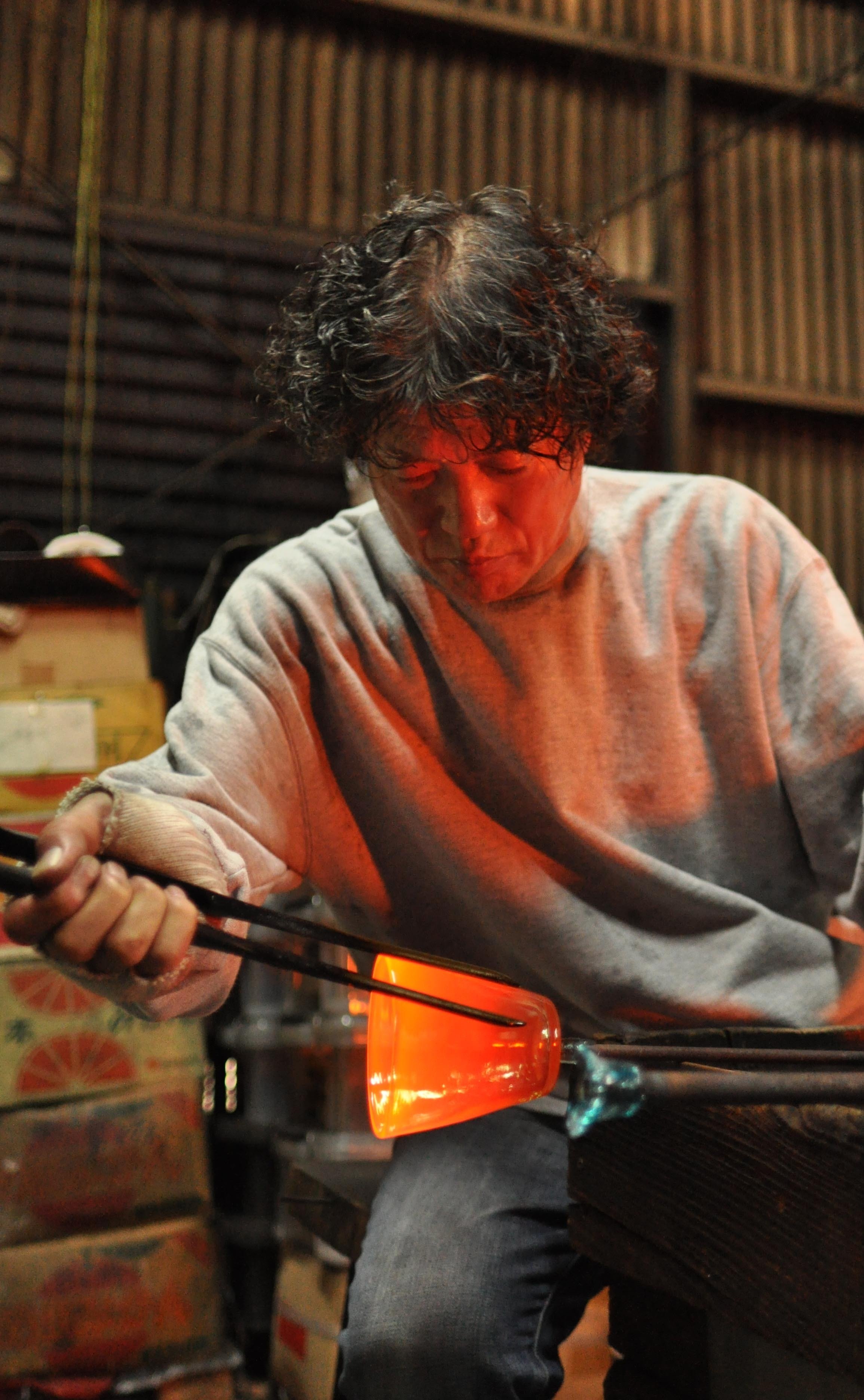 手吹きガラス作家 横山秀樹｜Toshiyarie