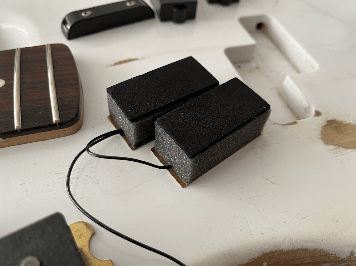 Lollar のピックアップをプレべに載せてみました。｜octopus