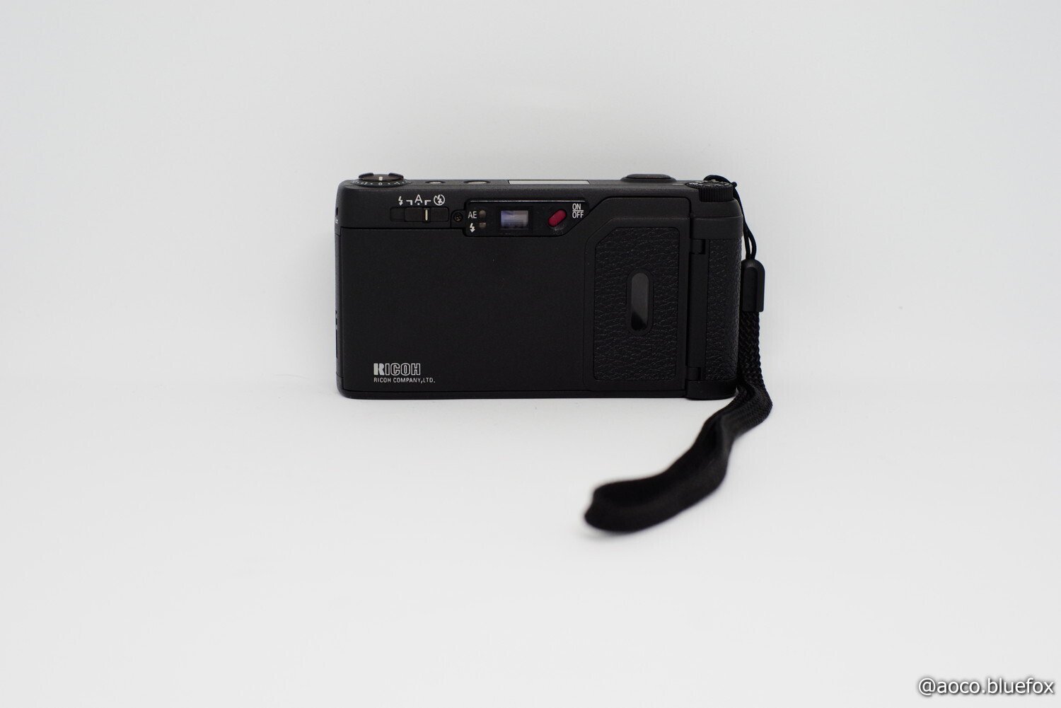 フィルムカメラに思いを馳せて その8:RICOH GR1v｜青狐