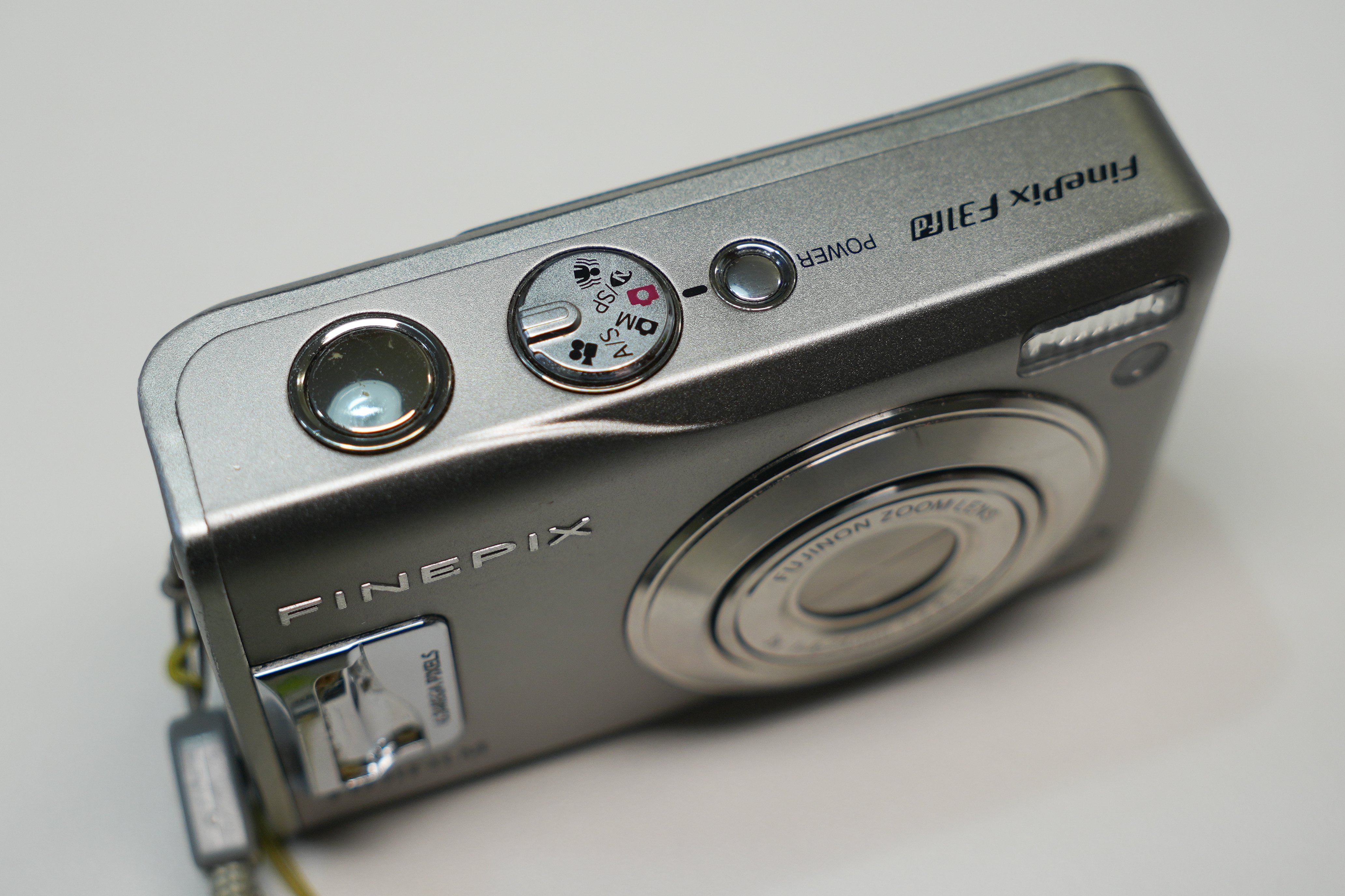 レビュー】ずっといいカメラ。富士フイルム FinePix F31fd｜物欲名古屋