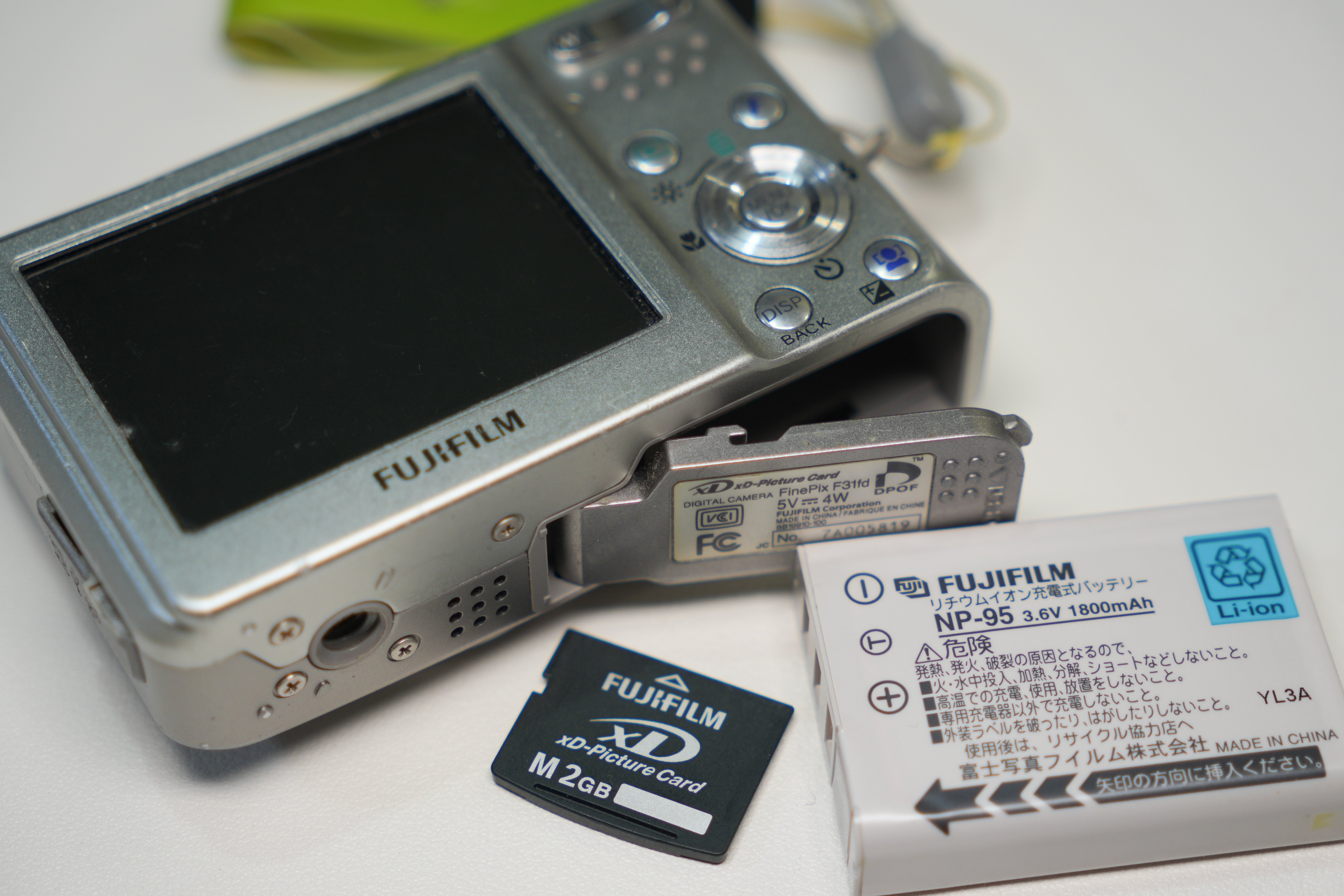 レビュー】ずっといいカメラ。富士フイルム FinePix F31fd｜物欲名古屋