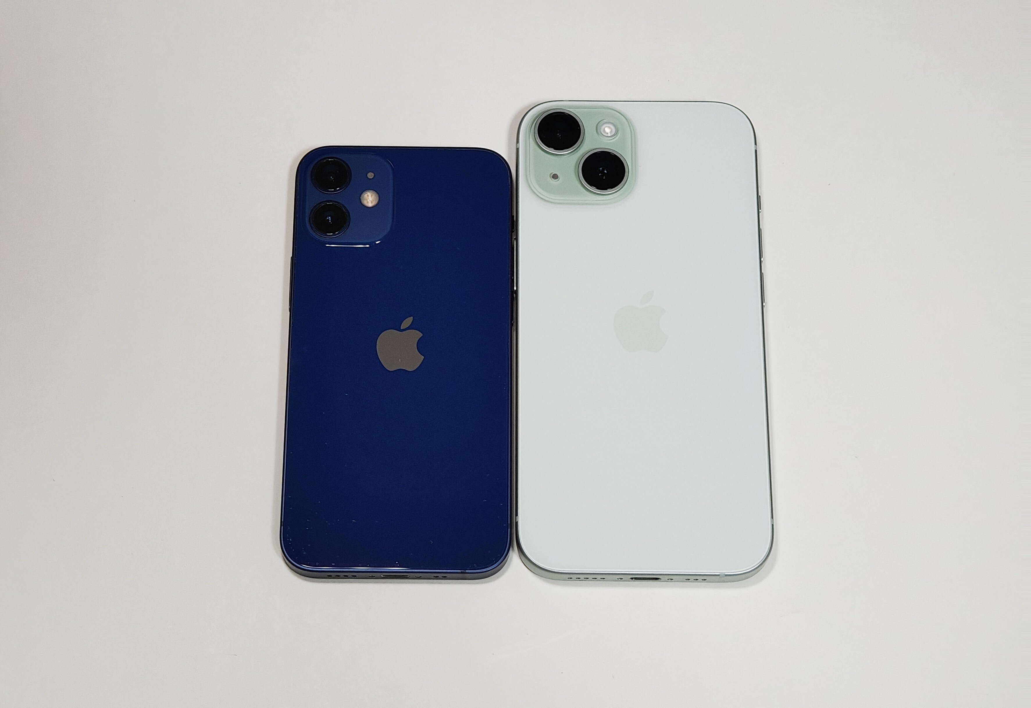 iPhone 12 miniを2026年にレビューする。処理性能は現役、サイズ最高