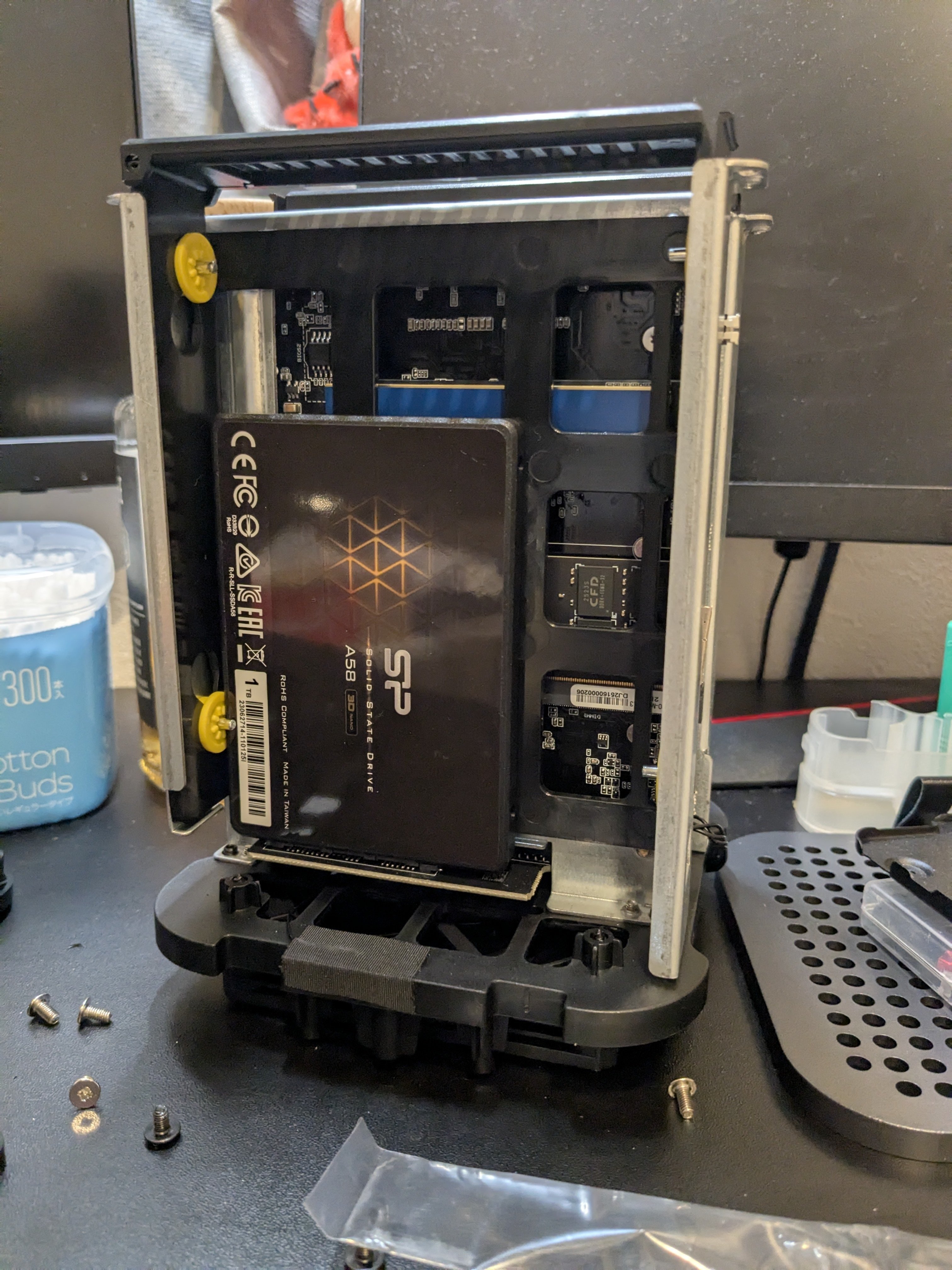 NASを成す：ミニPCでNASを自作(成功編？その1、組み立て・OS導入