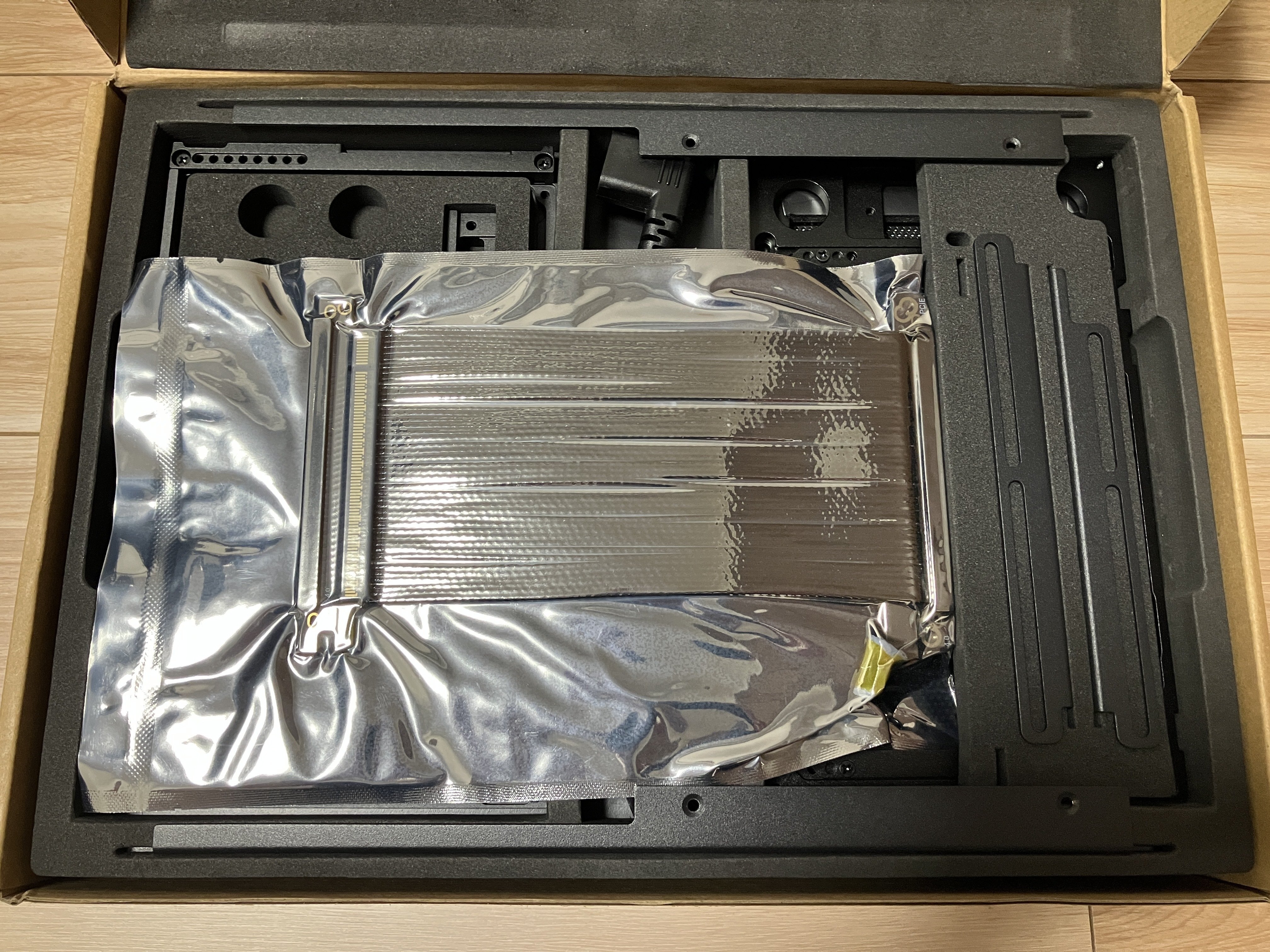 NCASE T1 v2.5 で組むミニマルゲーミングPC～ケース購入～｜山ネズミ