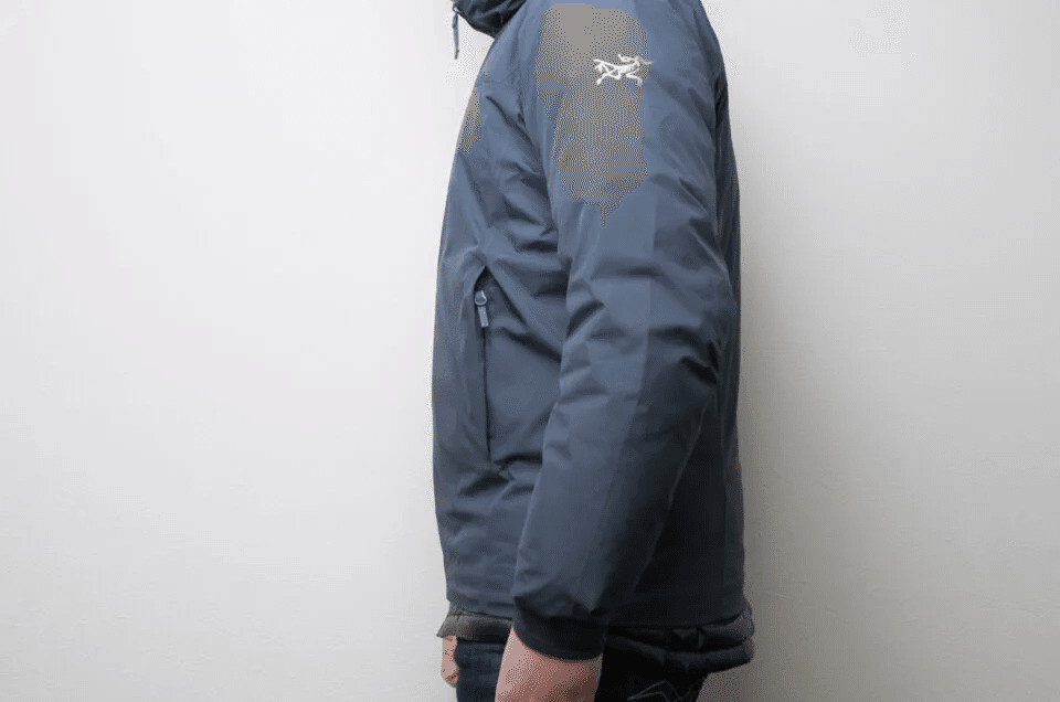 アークテリクス ソラノフーディをレビュー！都会に馴染む完全防風