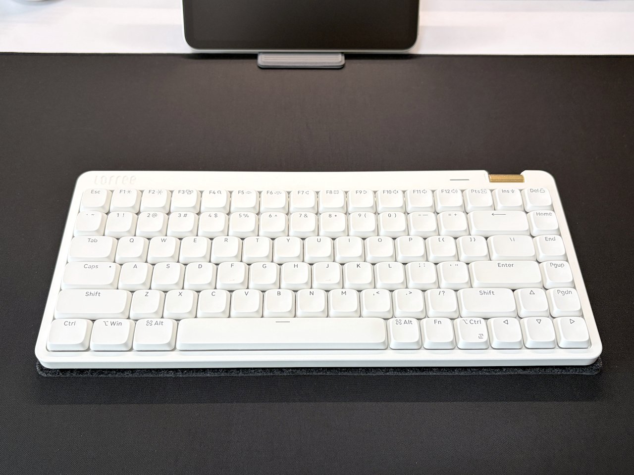 Lofree Flow Lite 84｜ホワイト×Hadesで”雪の上を歩くような雰囲気”を