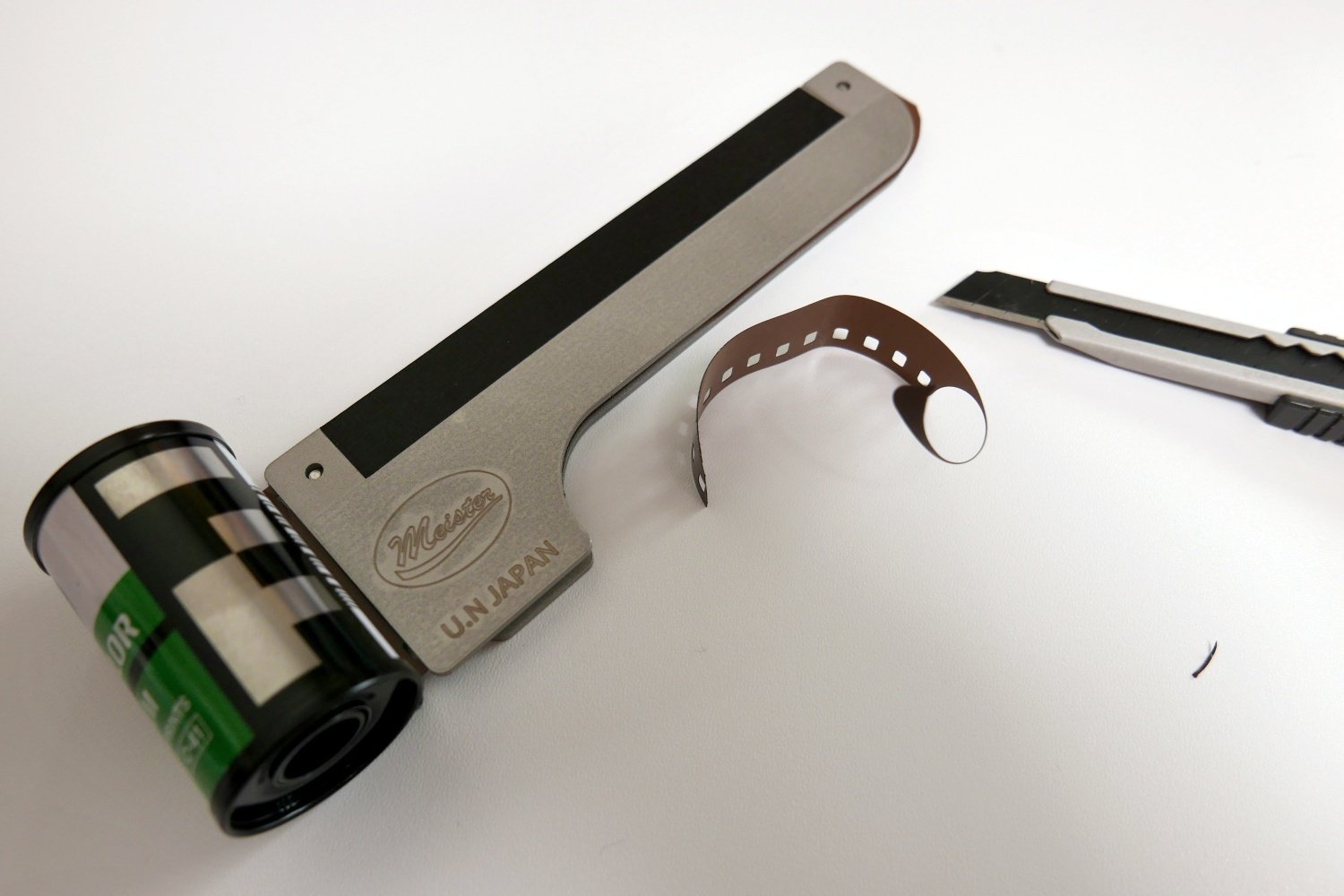 49．バルナック型ライカ用のフィルムカッターガイド＜アクセサリ＞｜神成