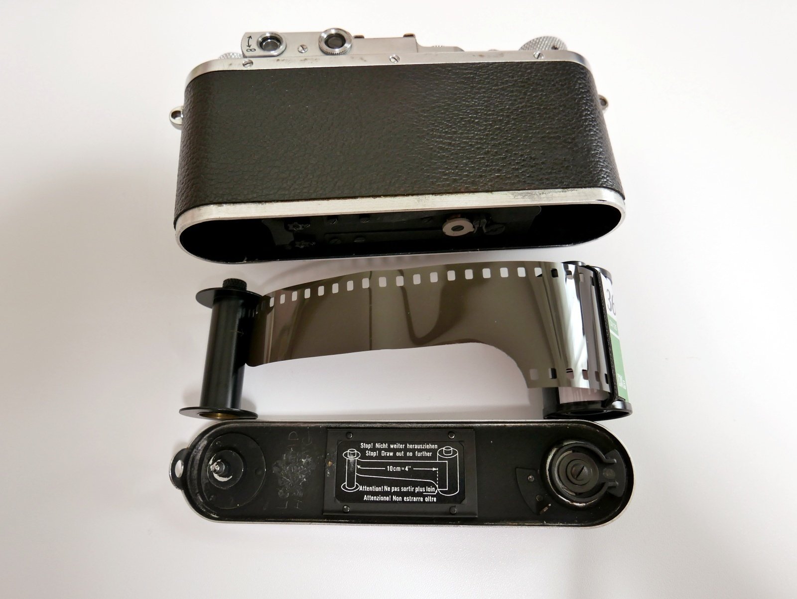 49．バルナック型ライカ用のフィルムカッターガイド＜アクセサリ＞｜神成