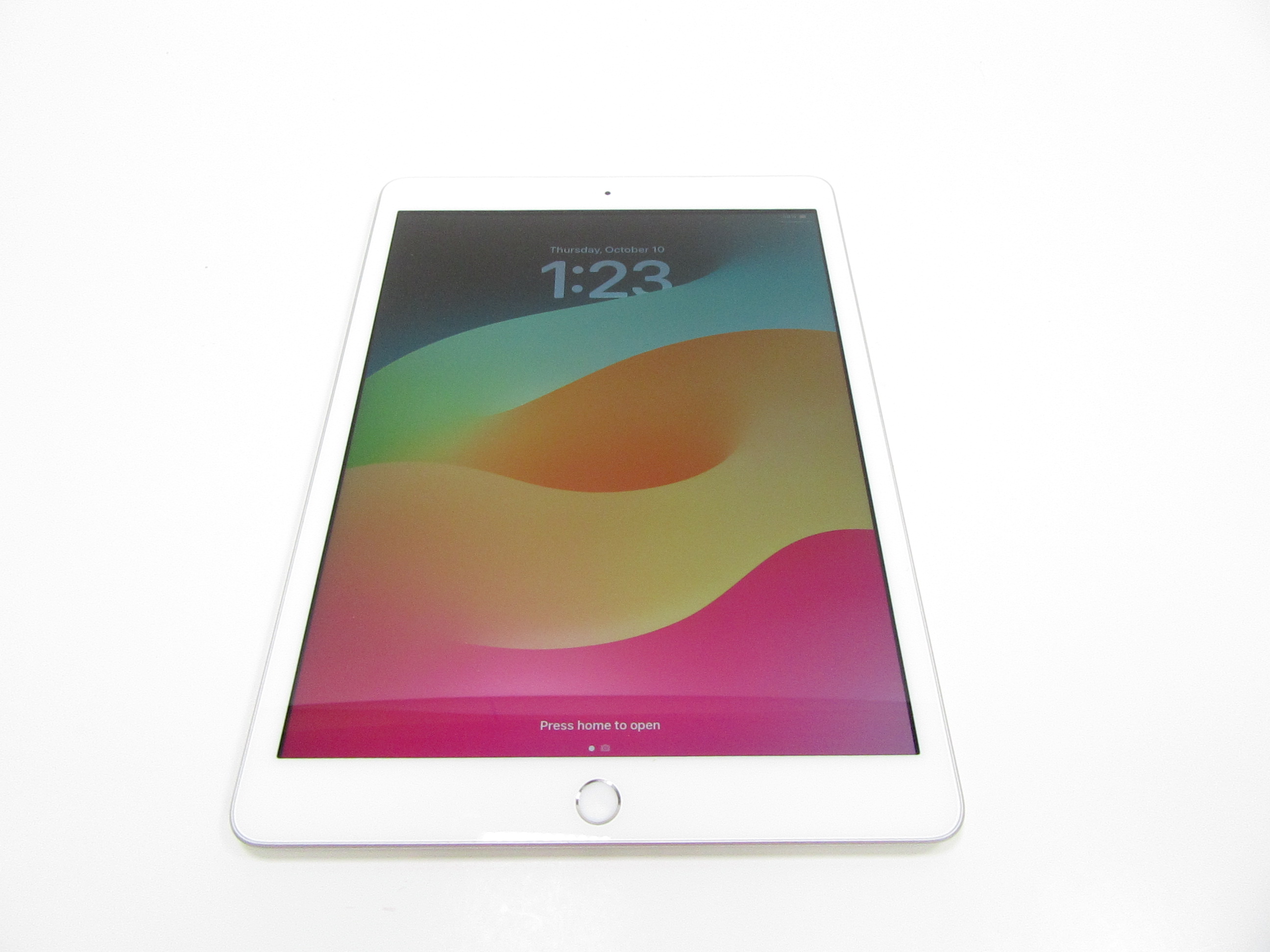 Apple iPad 7th Gen A2197 Silver 32GB 10.2