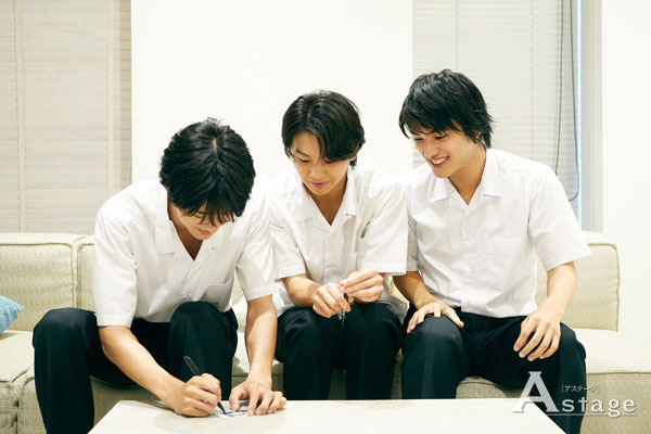 荒木飛羽＆曽野舜太＆藤本洸大、直筆サイン入りチェキプレゼント
