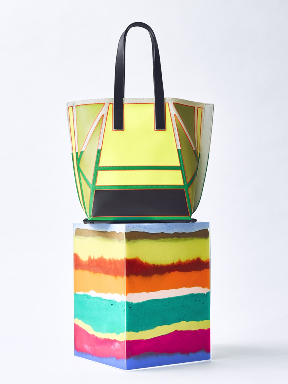 GOOD GOODS ISSEY MIYAKEの新作バッグ！グラフィカルな“地層プリント