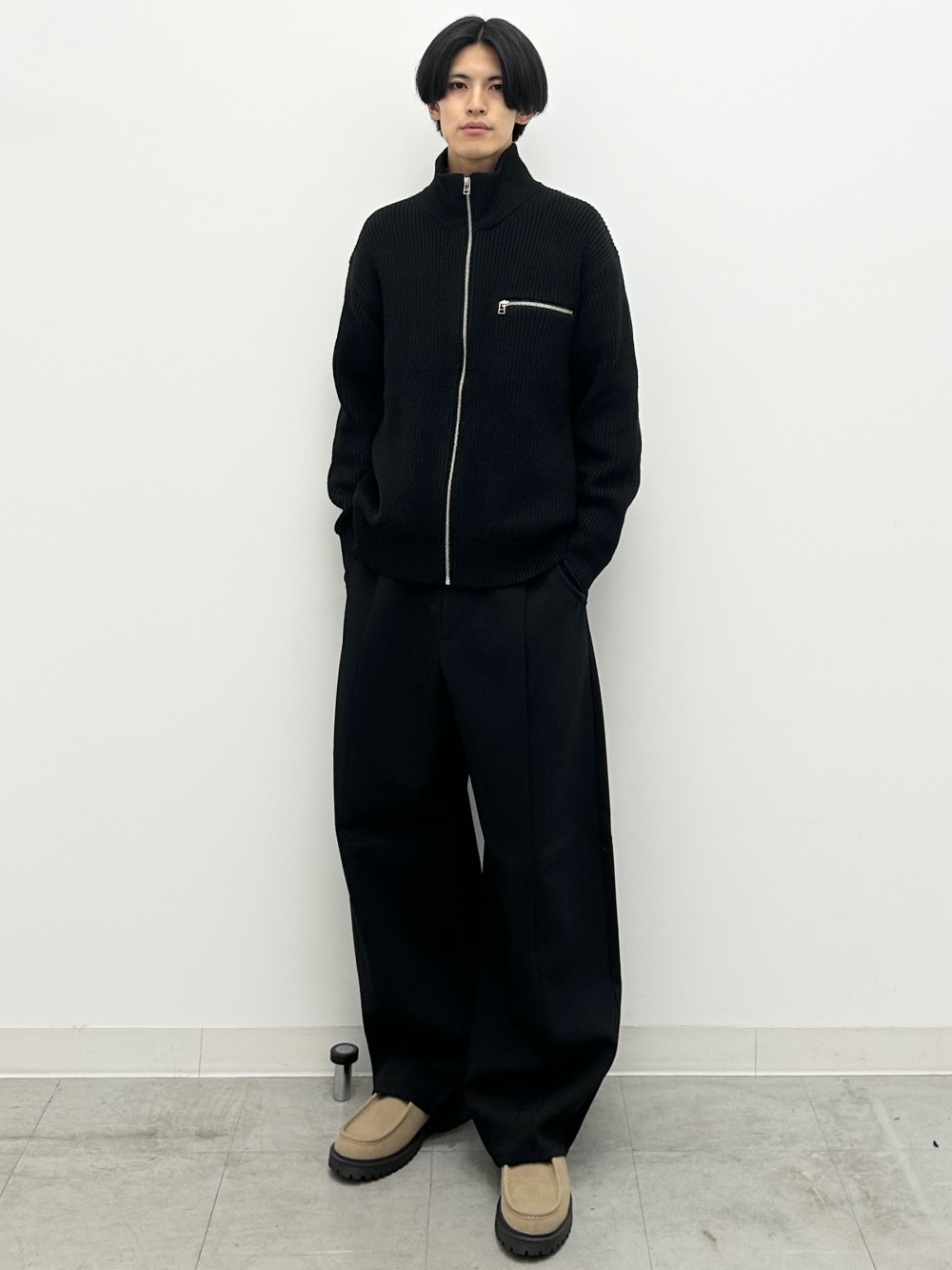 グラフィックT by rokh +X、フルジップニットジャケット by rokh」の