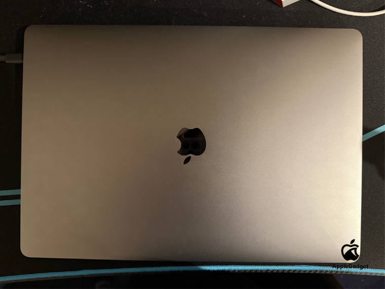 MacBookのスペースグレイはダサい？理由やシルバー、ミッドナイトとの