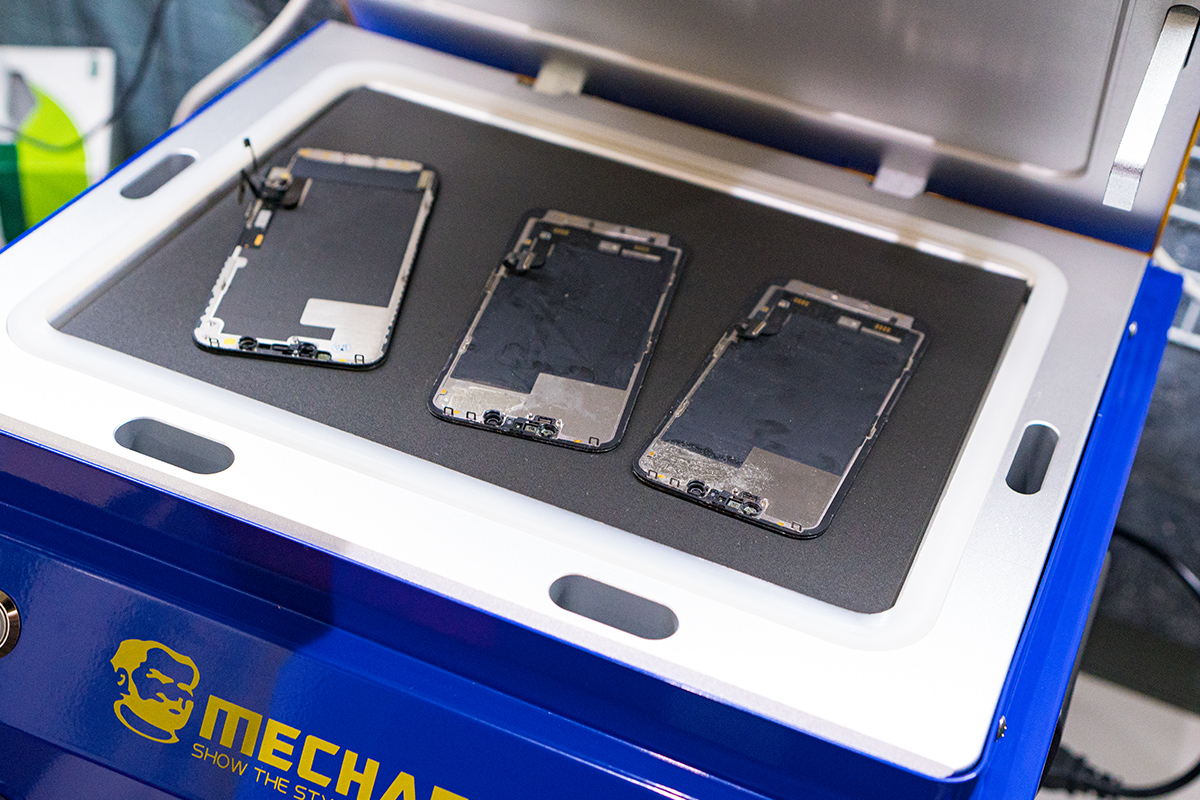 iPhone 15 Pro Max ガラス画面割れだけなら半額23,000円で修理ができる