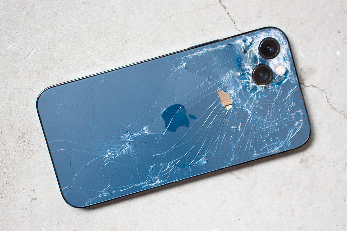 iPhone 13 水没修理や画面交換修理は神戸元町店へ！ | APPLEMAC三宮