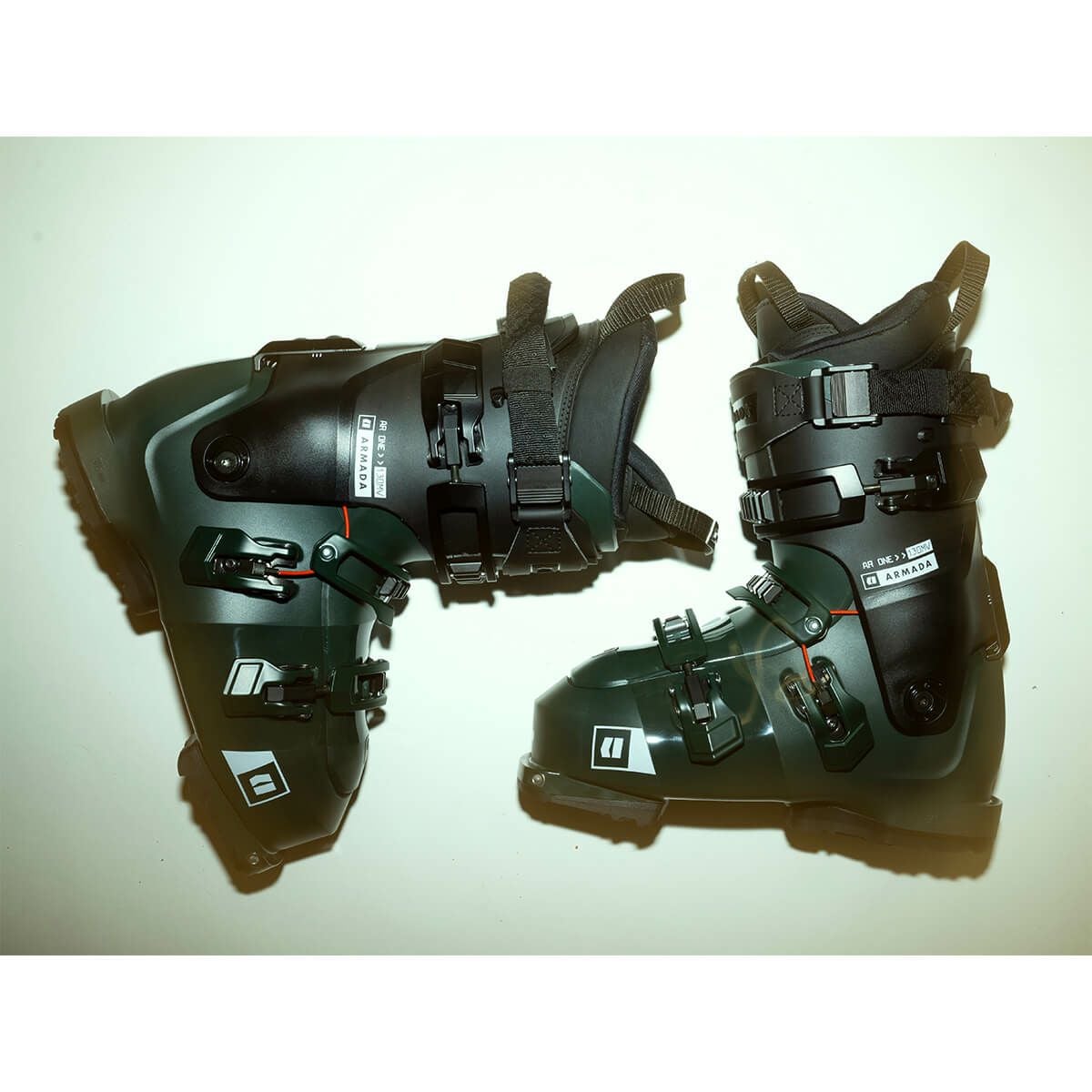 アルマダ ARMADA AR ONE 130 MV エーアールワン 130 MV スキーブーツ