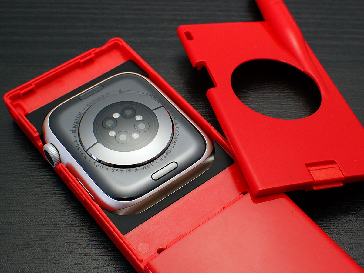レビュー】初代INFOBAR型Apple Watchケース。オリジナルとの比較も