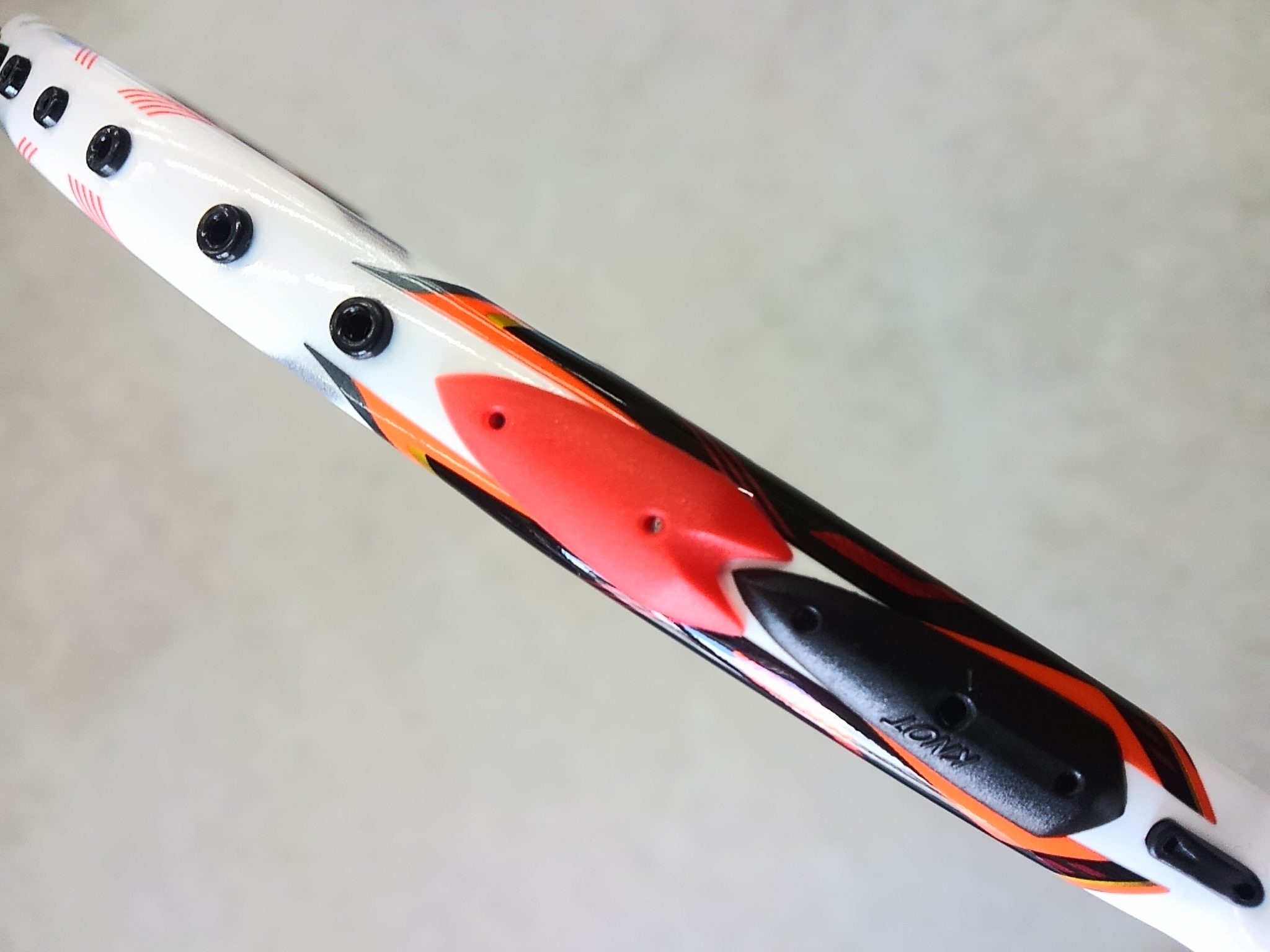 バドミントンラケット YONEX VOLTRIC80E-tune E-チューンパーツ取付