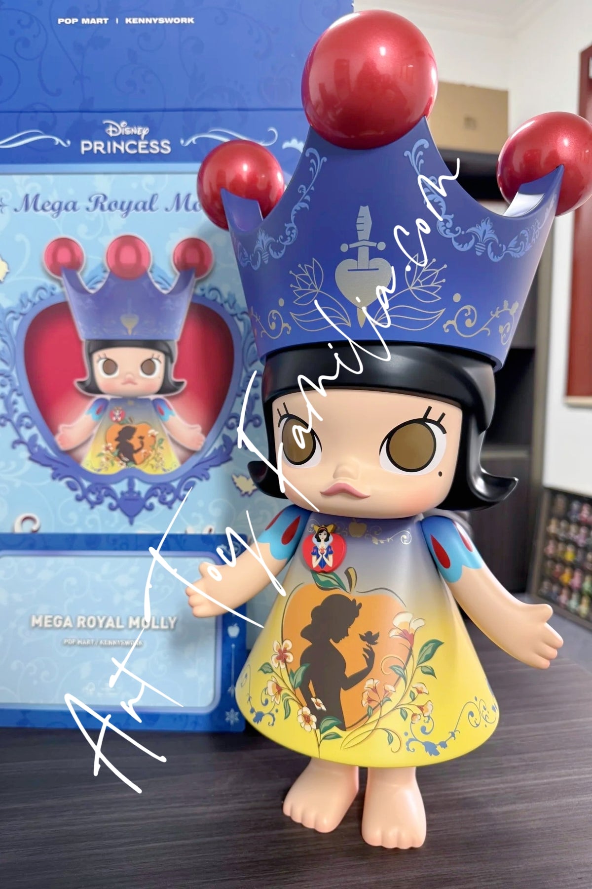 400% MEGA Royal Molly 400% Snow White | POP MART – Art Toy Familia