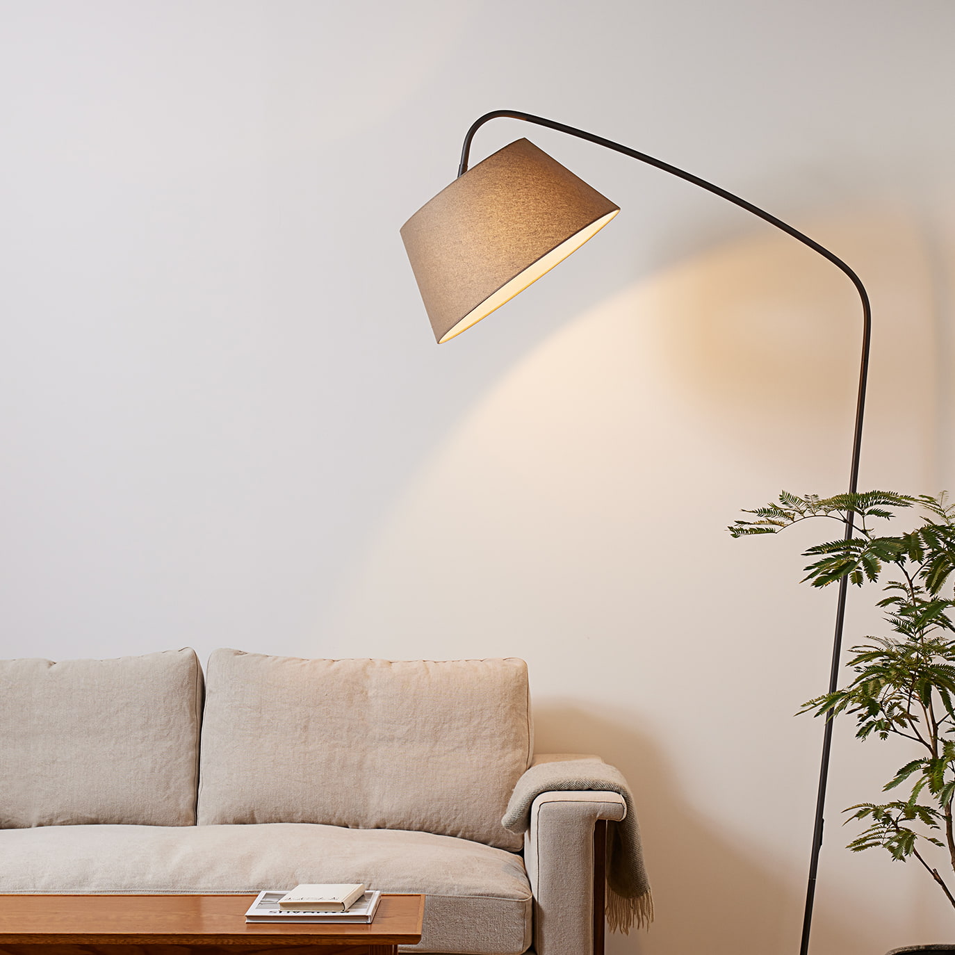 Espresso-living floor lamp｜ARTWORKSTUDIO公式