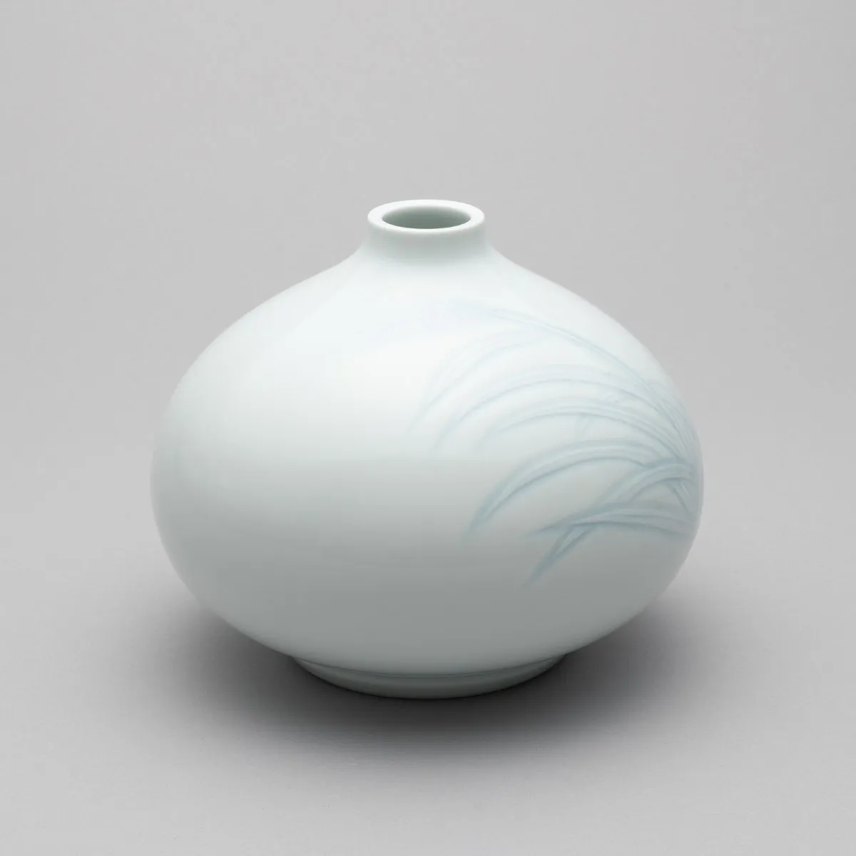 白磁染麦彫文 壷 | ARTerrace