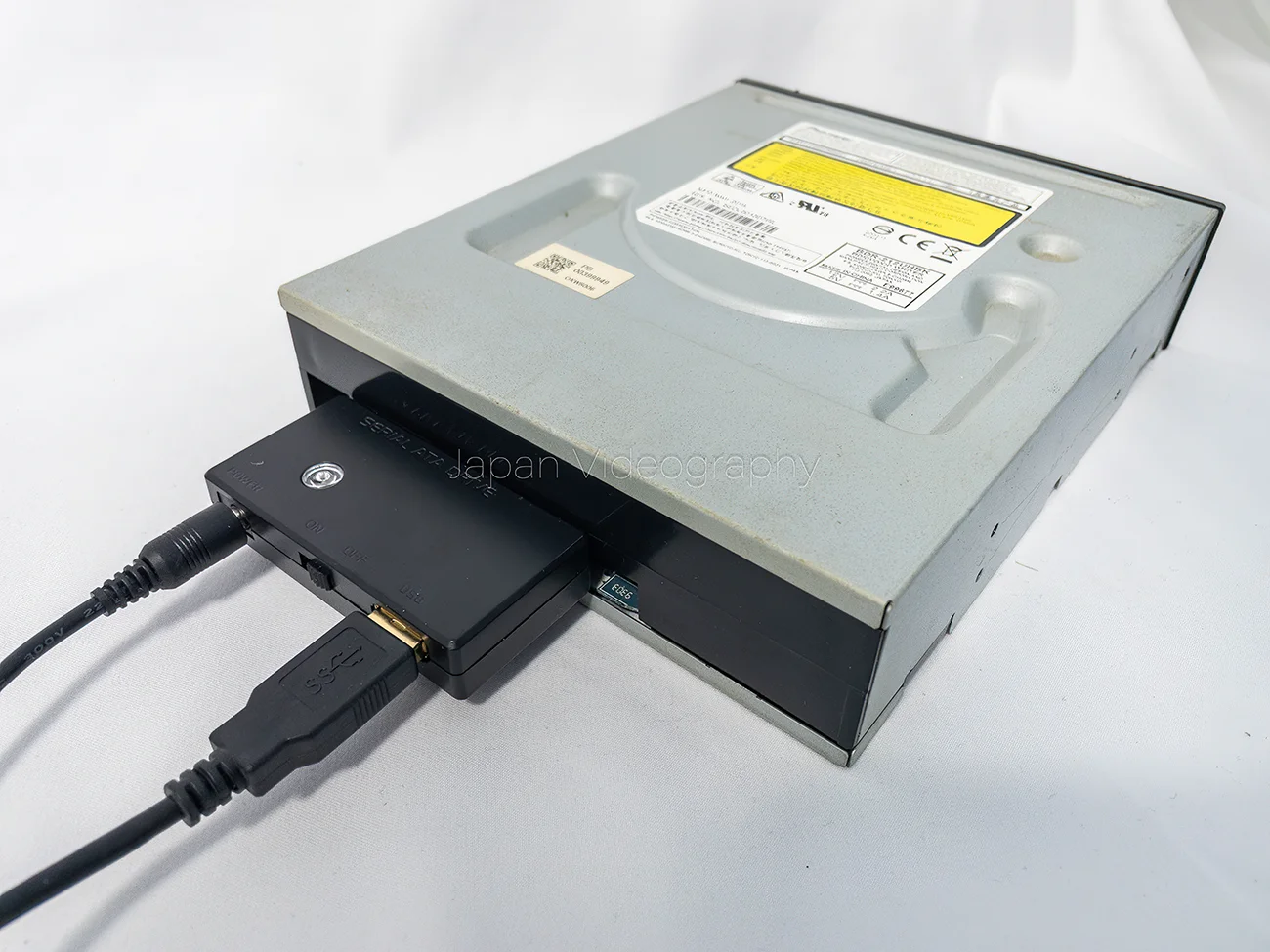 内蔵HDDやBDドライブを外付け化！SATA-USB3.0変換アダプターUD-3000SA